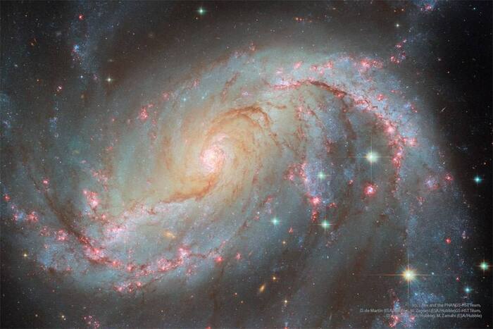 NGC 1672:     Hubble