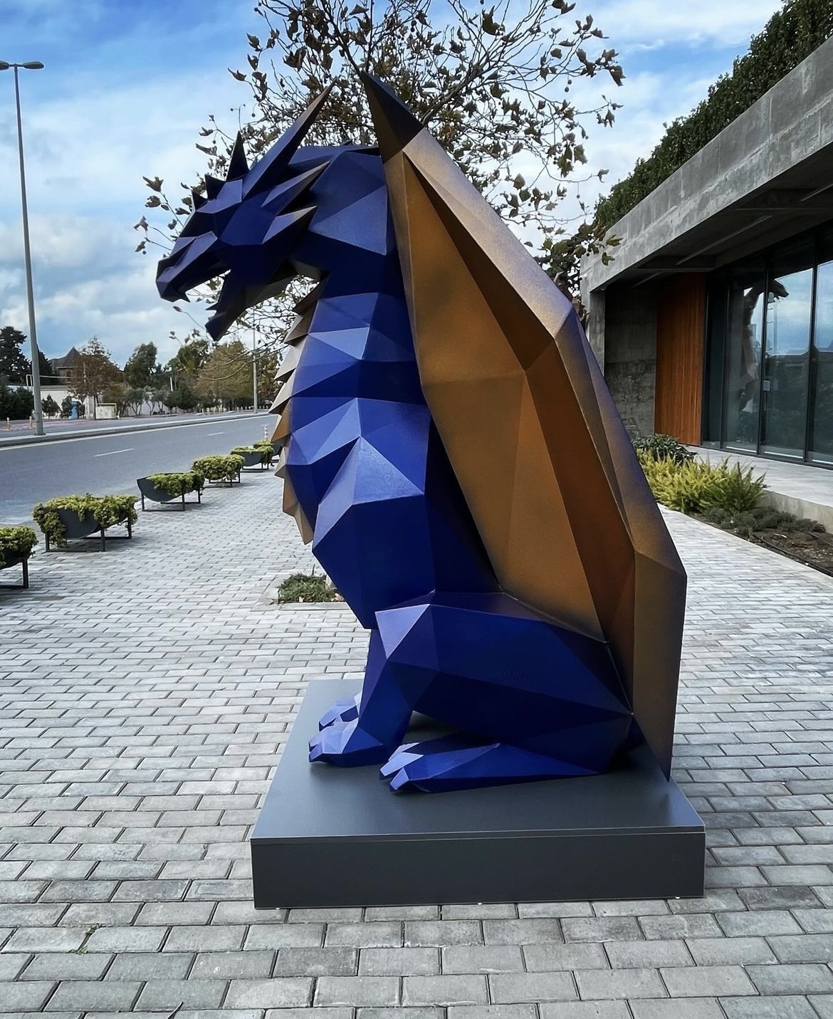 Polygonal sculpture with rust effect. Assembly of large and small dragon Installed in Baku - Sculpture, Metal products, Low poly, 3D modeling, Longpost, The Dragon, The photo