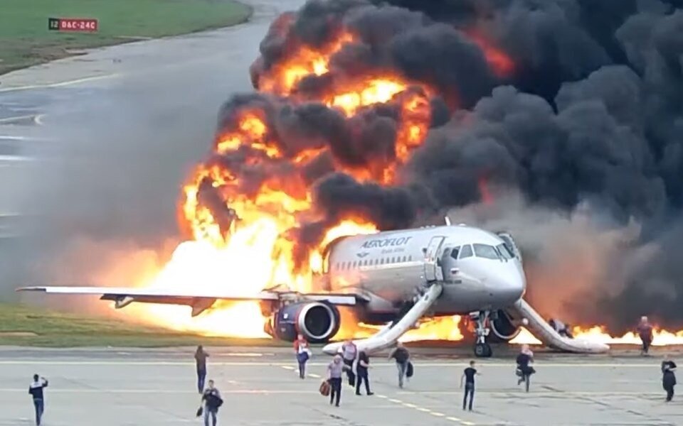 Dad, it's not my fault. Terrible Superjet crash at Sheremetyevo in 2019 - My, Incident, The airport, Aviation, Airplane, Flight, Catastrophe, Plane crash, civil Aviation, Pilot, Sukhoi Superjet 100, Sheremetyevo, Longpost, Negative