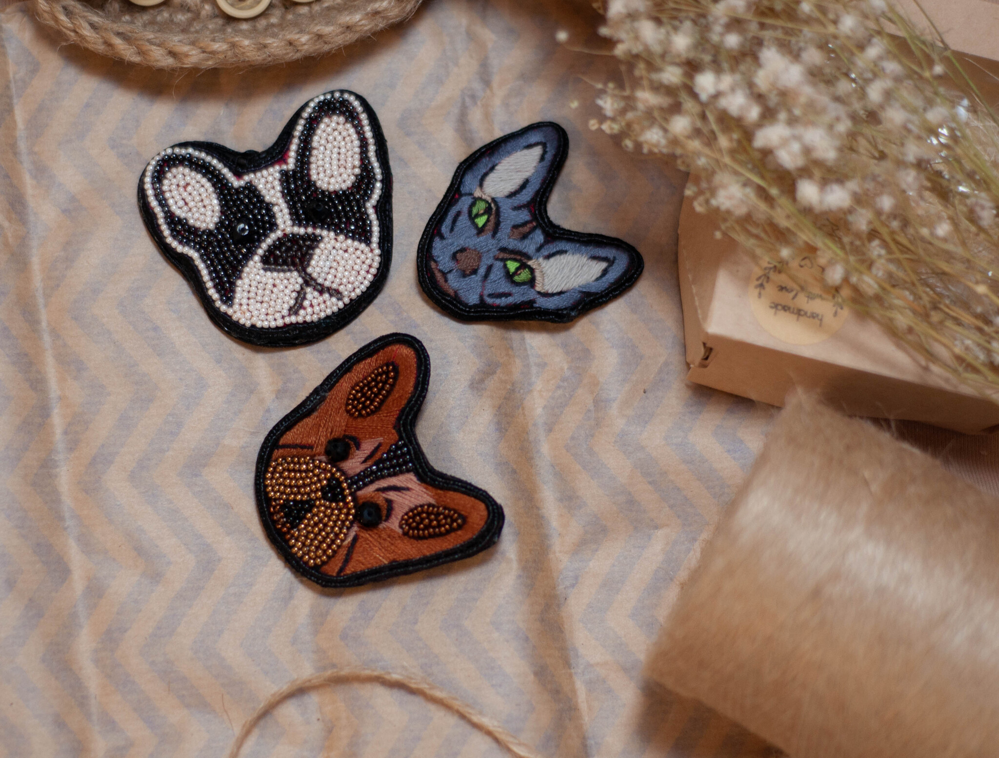 Animalistic brooches, I embroider popular pets - My, Embroidery, Brooch, Needlework, Handmade, Beadwork, Needlework without process, Decor, Satin stitch embroidery, Decoration, Longpost