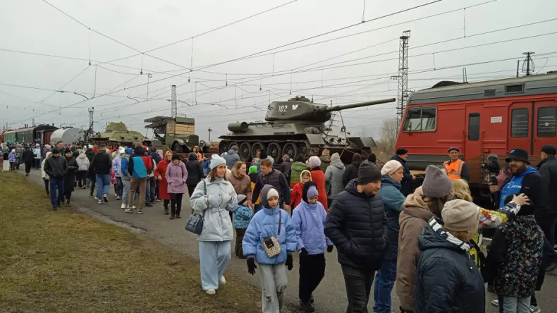 The clock says 00:52:55 - My, Military equipment, A train, May 9 - Victory Day, Longpost