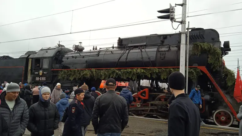 The clock says 00:52:55 - My, Military equipment, A train, May 9 - Victory Day, Longpost