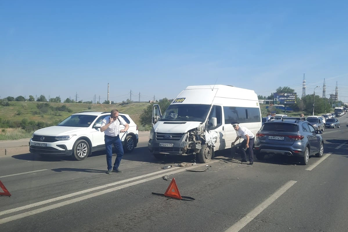 The result of gross repeated violations of traffic rules always has the same result - My, Violation of traffic rules, Volgograd, Minibus, Inadequate, Video, Negative