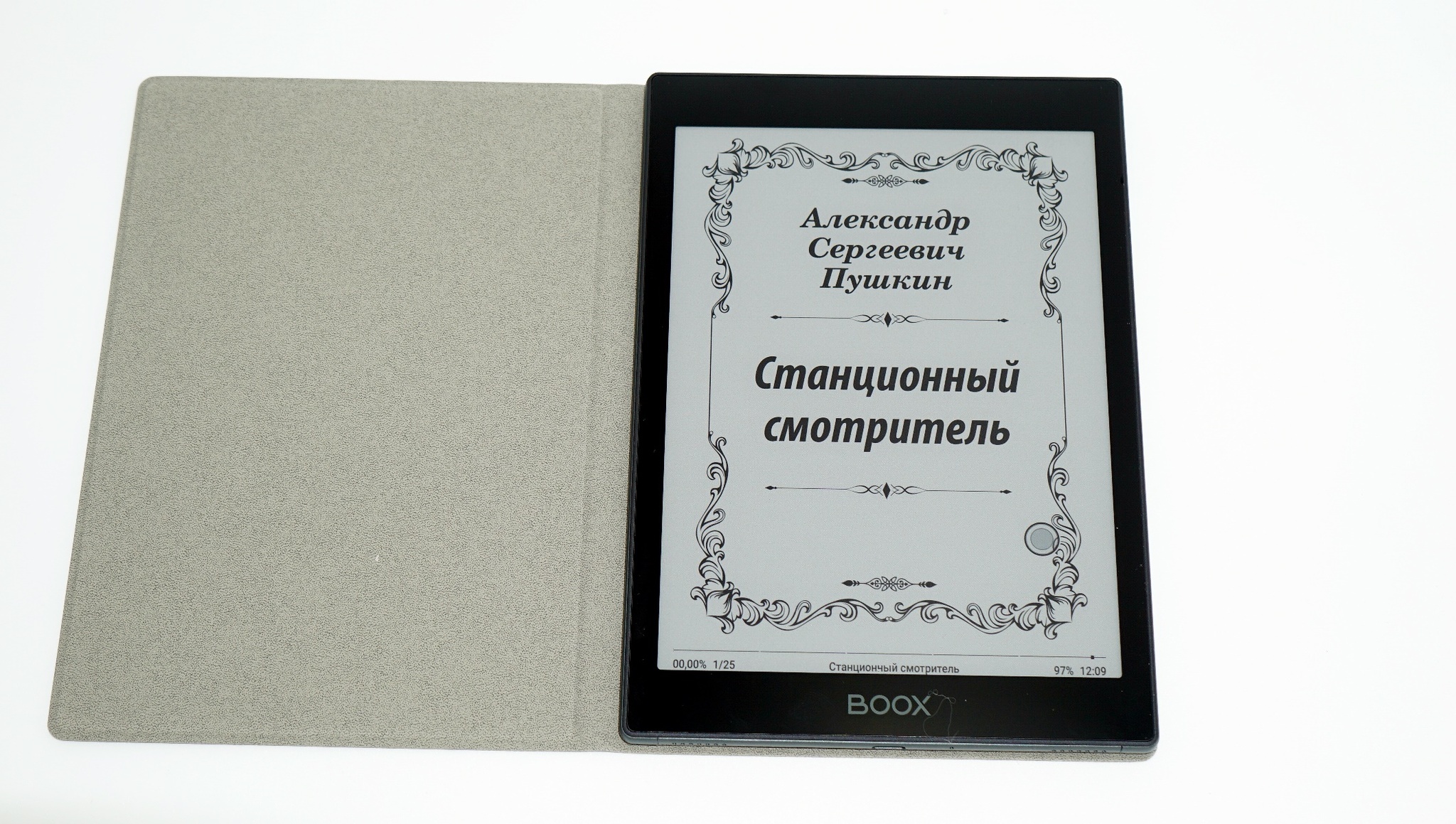 Цветная E-Ink читалка — что это такое и в чем её преимущества перед  планшетом. Обзор новой ONYX BOOX Faraday с цветным дисплеем Kaleido 3 |  Пикабу