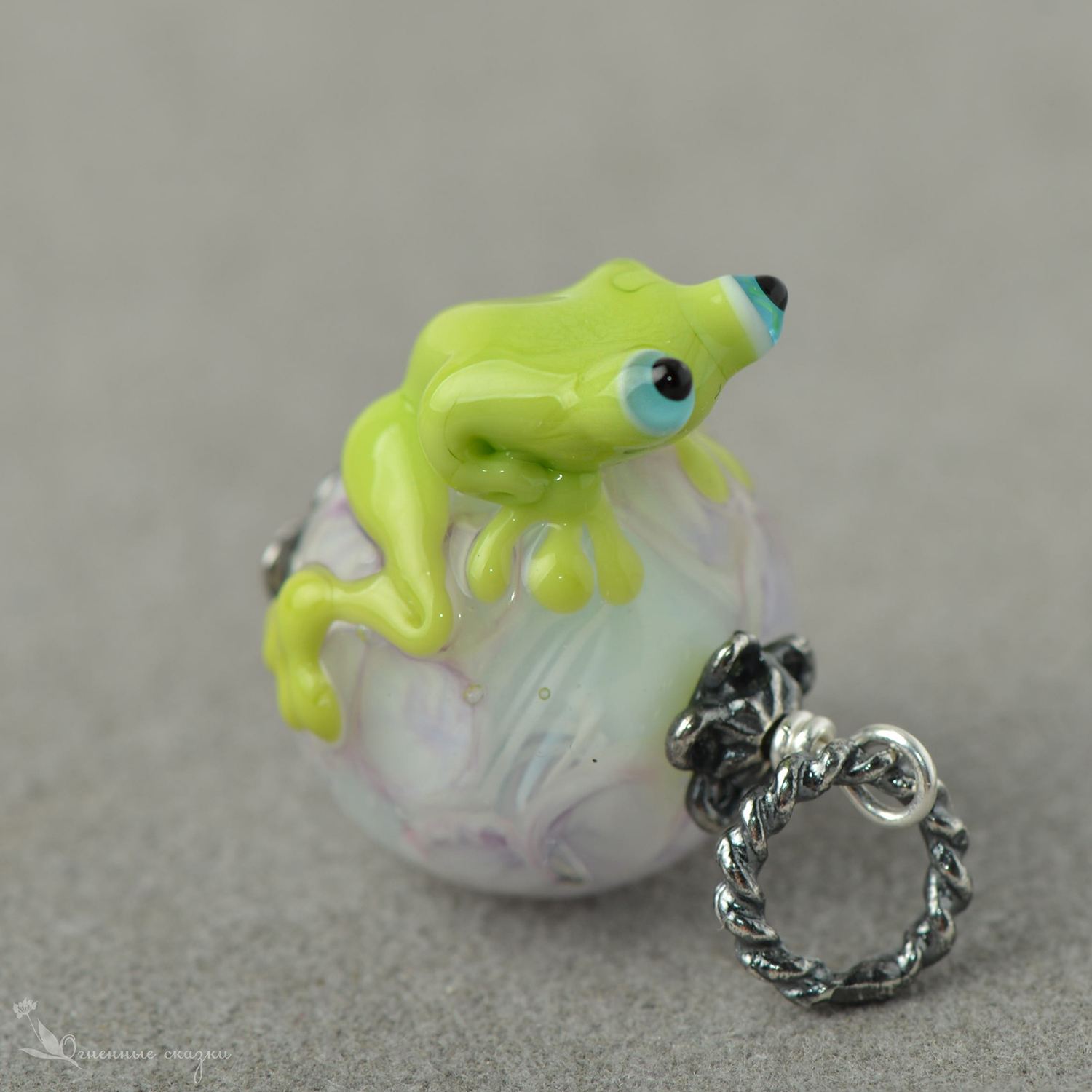 Wednesday is frog day - My, With your own hands, Souvenirs, Needlework without process, Creation, Frogs, Gecko, Lampwork, Glass, Kawaii, Milota, Longpost