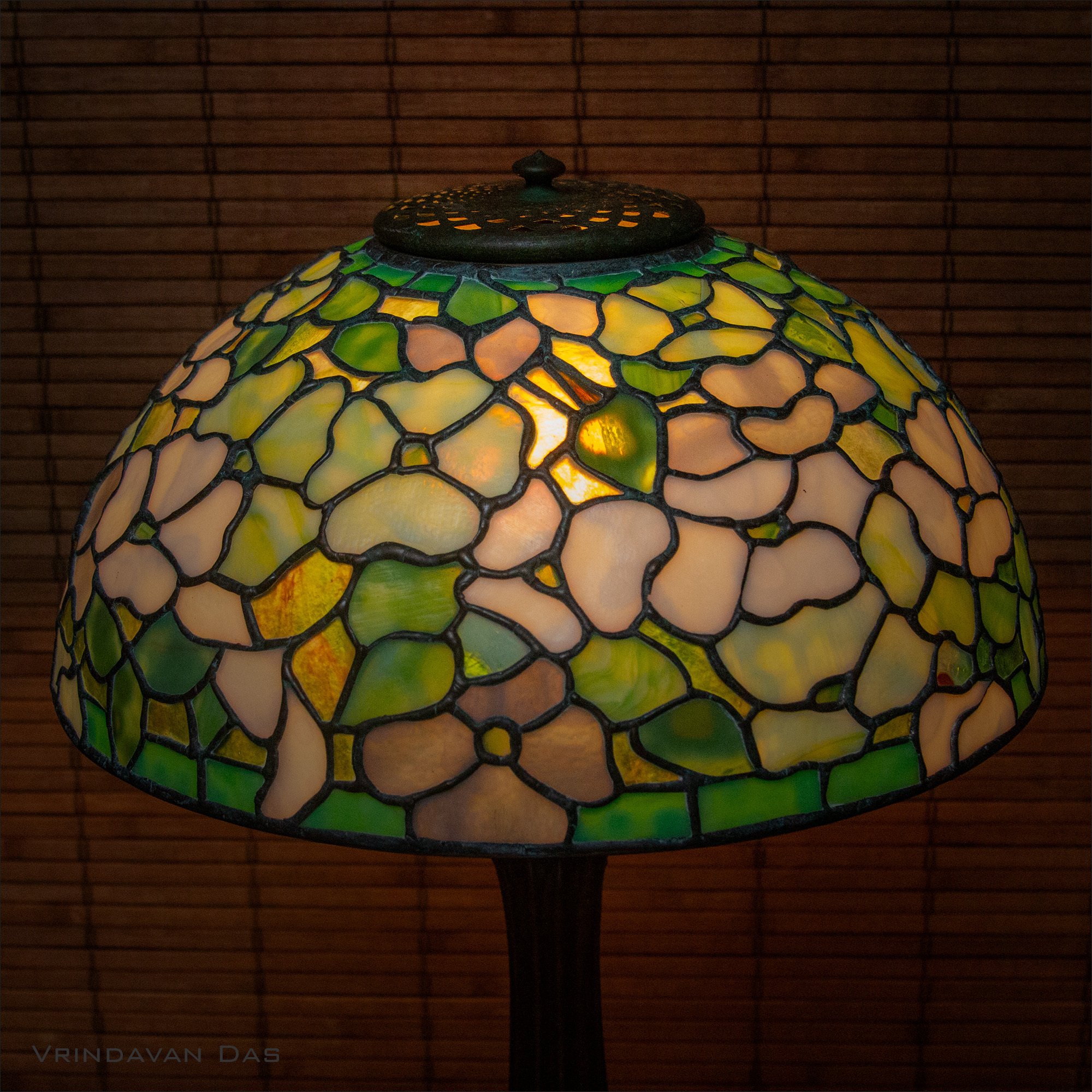 Another reproduction of the Tiffany Studios 12 Dogwood lamp. This time green :) - My, Friday tag is mine, Creation, Decor, Needlework without process, Desk lamp, Stained glass window by Tiffany, GIF, Longpost