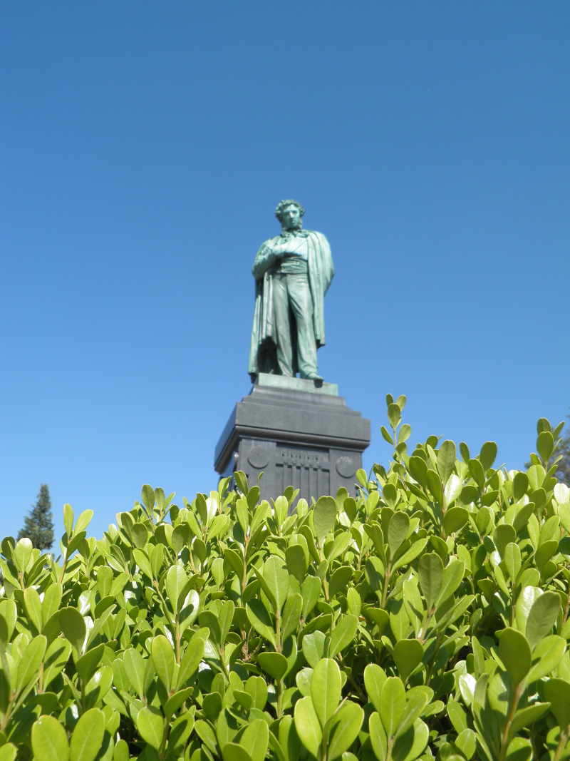 Monument to Alexander Pushkin on Pushkin Square in Moscow - My, Friday tag is mine, sights, The photo, Alexander Sergeevich Pushkin, Monument, Moscow, Cities of Russia, Boulevard Ring, Pushkin Square, Longpost