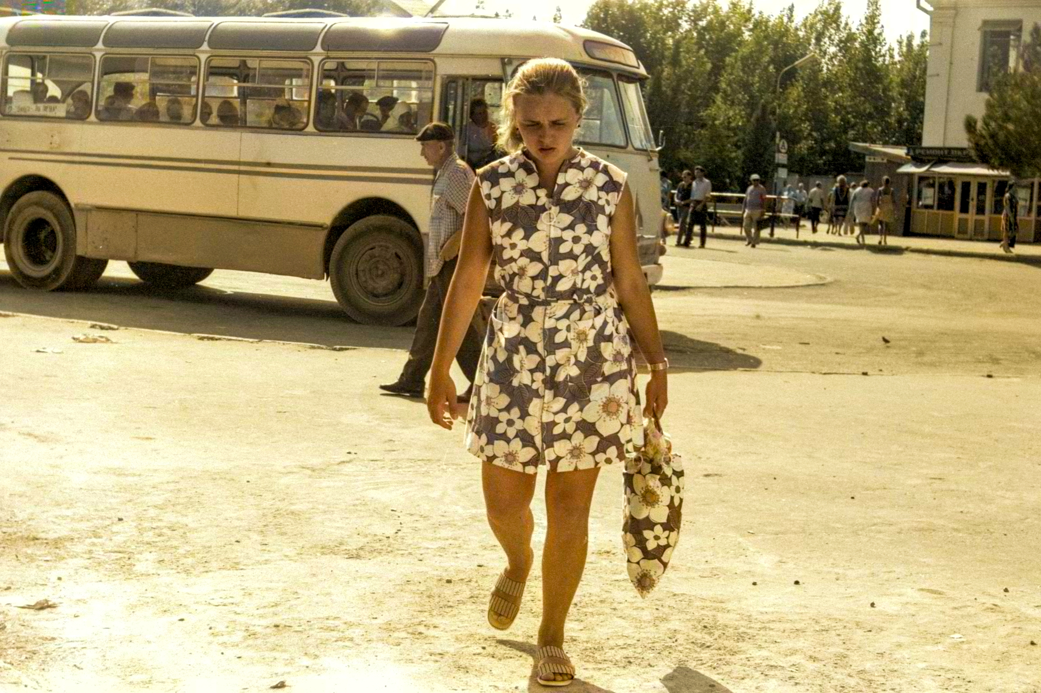A selection of simple and stunning photographs from the USSR era. 20 colored photographs, Part III - My, Old photo, Colorization, The photo, the USSR, 60th, 70th, 80-е, Made in USSR, Childhood in the USSR, Longpost