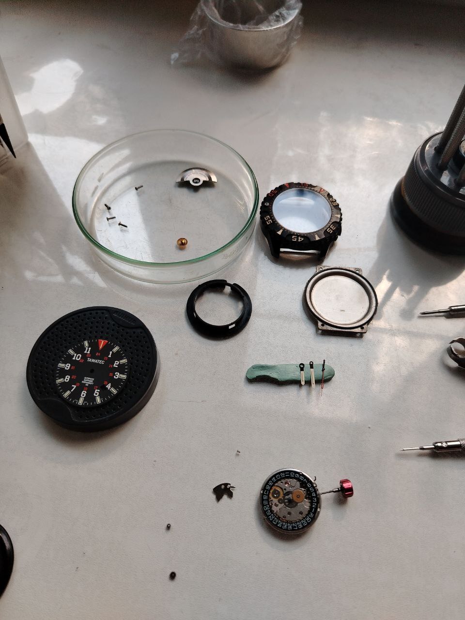 Help! - My, Clock, Master, Workshop, Breaking, Wrist Watch, Craftsmanship, The photo, Work from home, Restoration, Rukozhop, Hobby, Emotions, The strength of the Peekaboo, Longpost