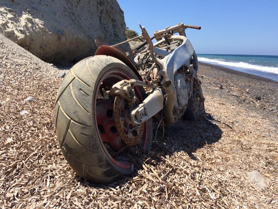 Abandoned bike on the seashore - Abandoned, Travels, Moto, Motorcyclists, Sea, Shore, The photo