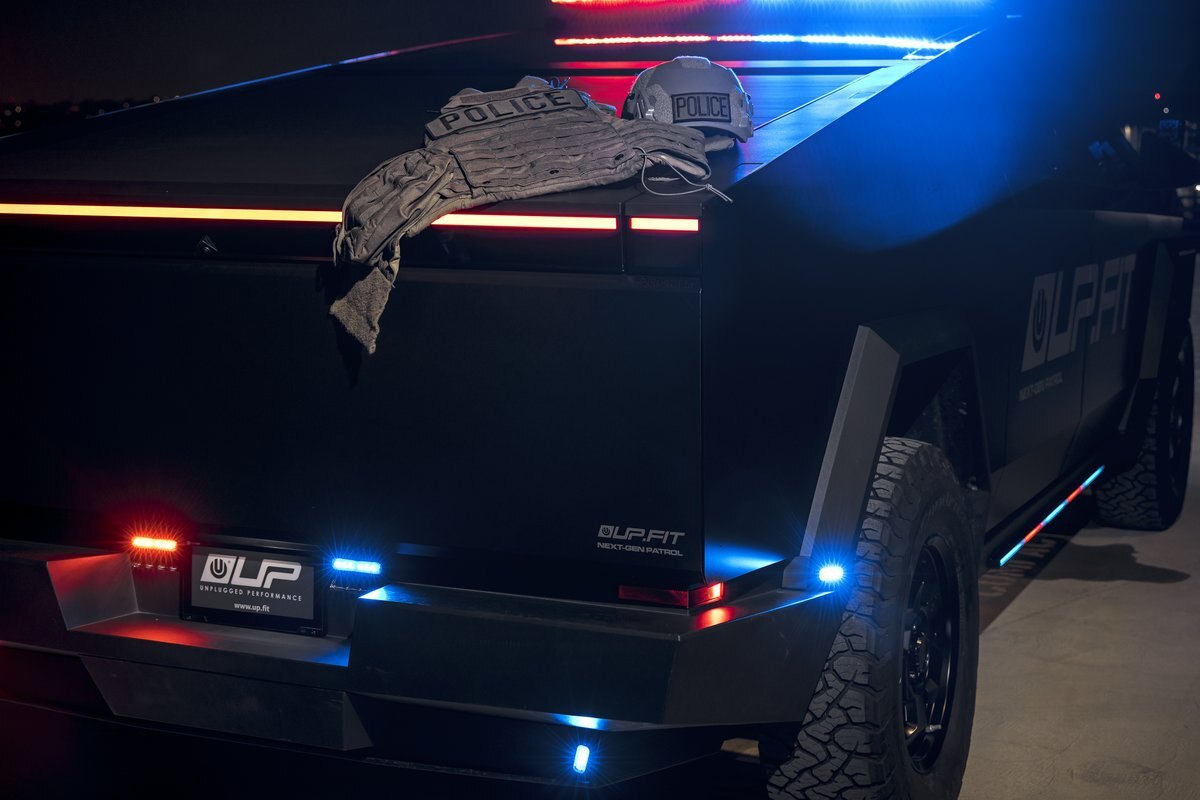 Tesla Cybertruck turned into an electric police car - Tesla, Tesla cybertruck, Auto, news, Video, Vertical video, Longpost