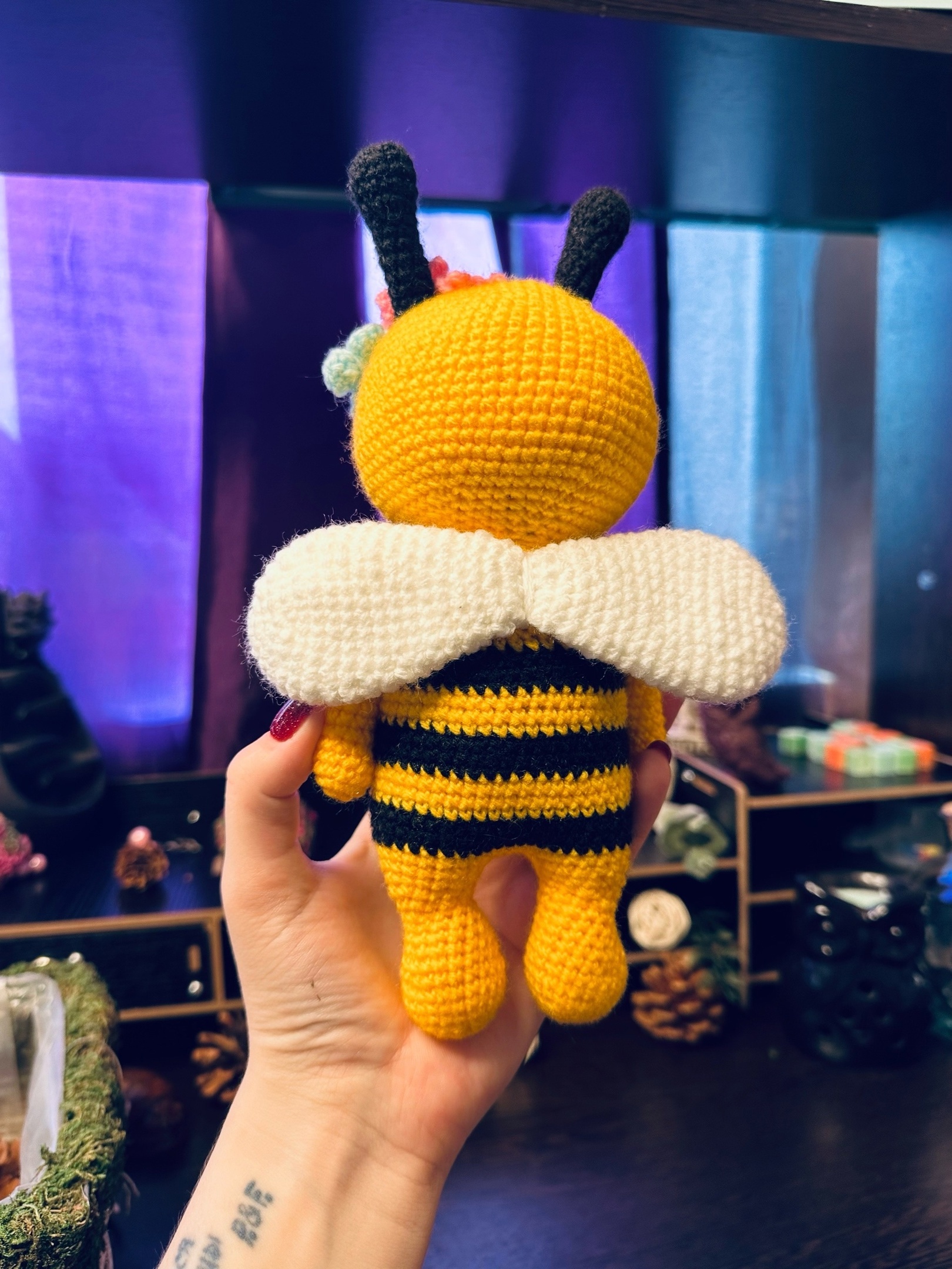 Bee - My, Needlework without process, With your own hands, Crochet, Amigurumi, Knitting, Needlework, Author's toy, Knitted toys, Bees, Flowers, Soft toy, Longpost