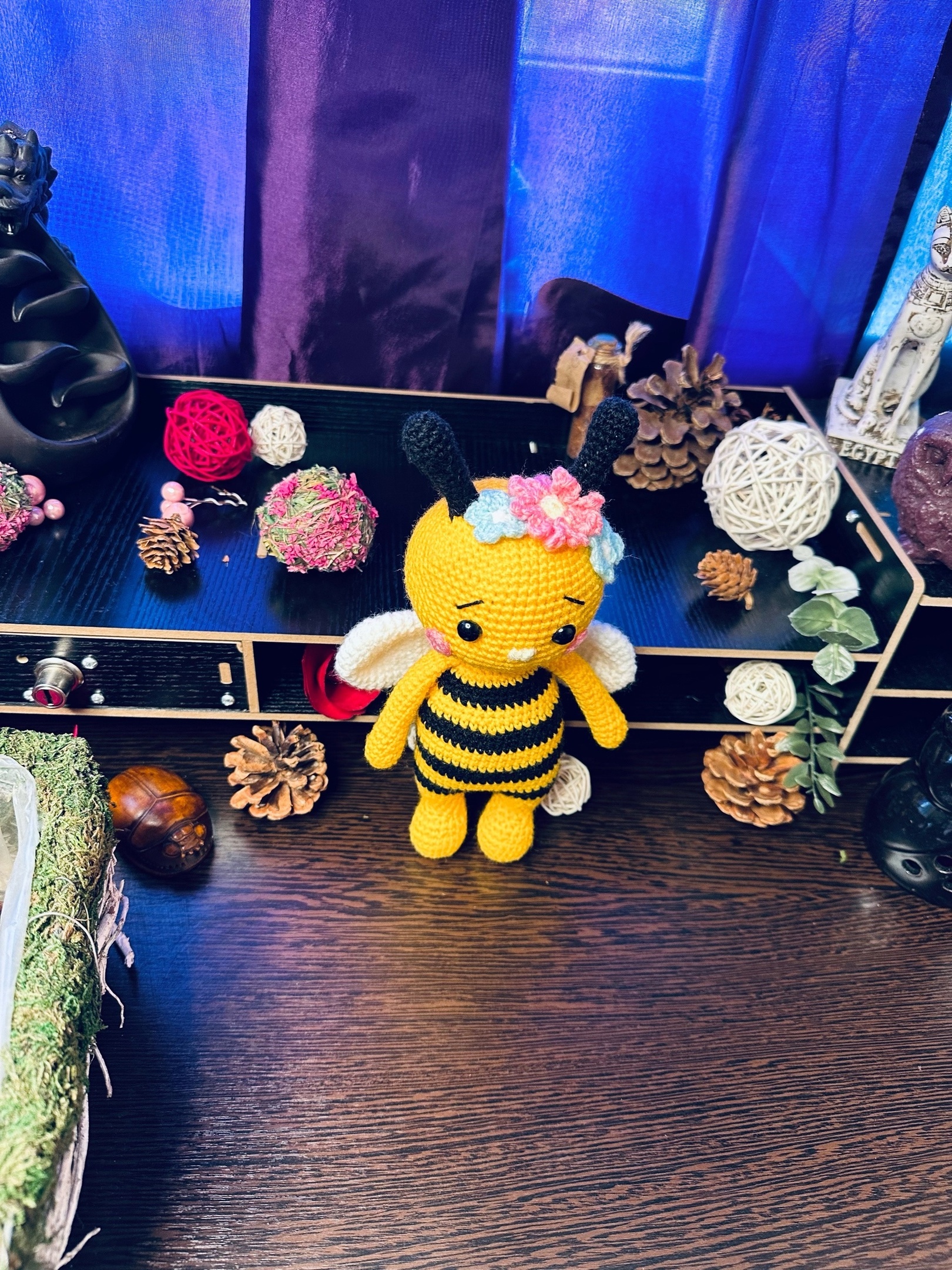 Bee - My, Needlework without process, With your own hands, Crochet, Amigurumi, Knitting, Needlework, Author's toy, Knitted toys, Bees, Flowers, Soft toy, Longpost