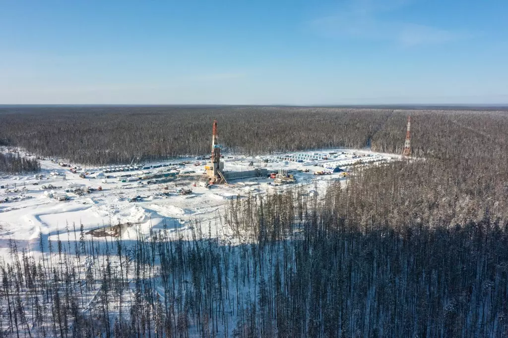 How oil is extracted from under a kilometer-long layer of permafrost and why it is called cold - Energy (energy production), Inventions, The science, Nauchpop, Scientists, Oil, Longpost