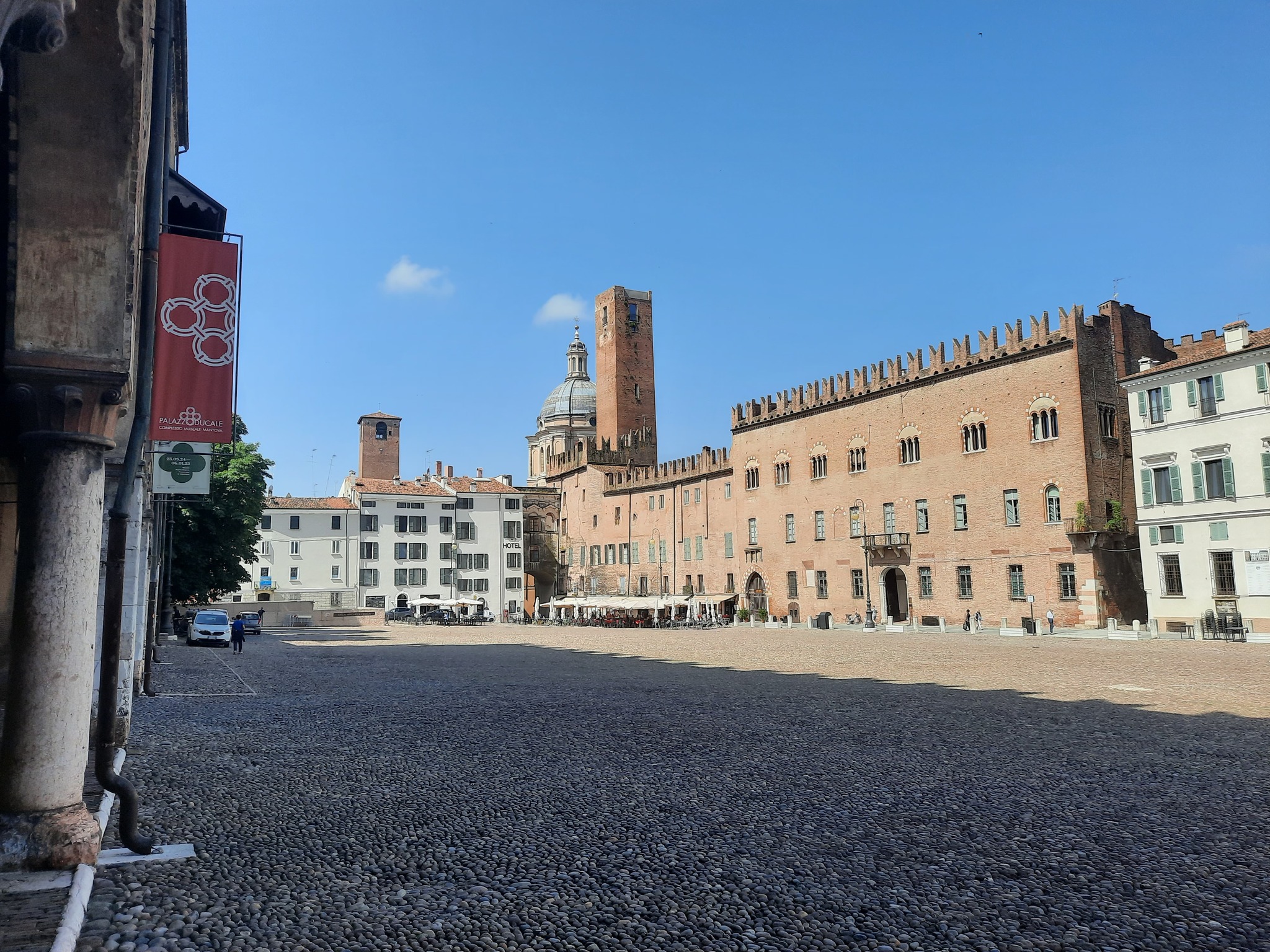 Square in Mantova - My, Travels, Italy, Nature