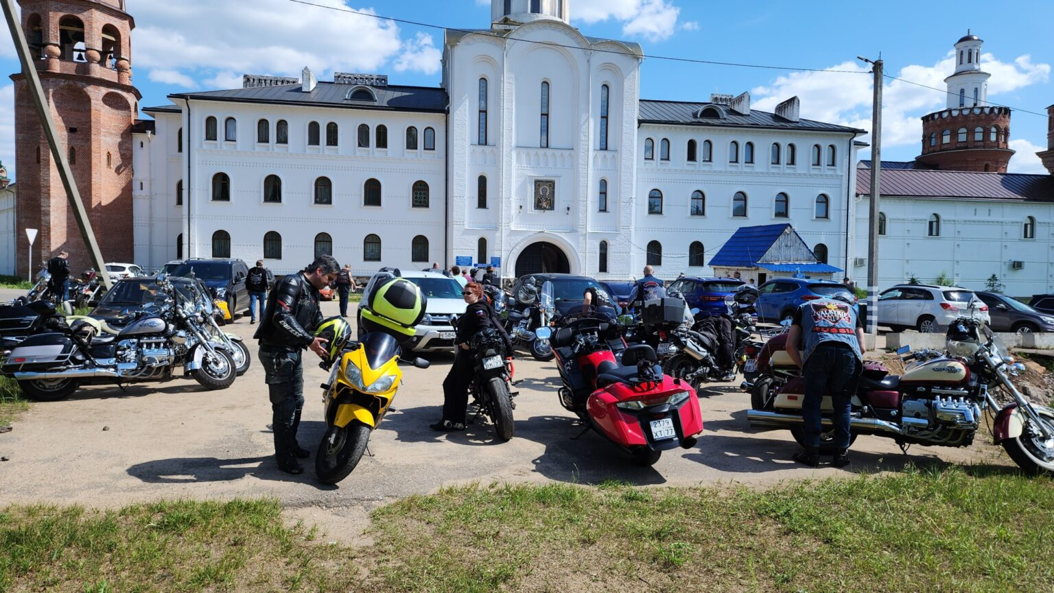 Three steps from home - six cylinders - My, Moto, Relaxation, Travels, 3stephouse, Church, Pereslavl-Zalessky, Honda F6B, Video, Youtube, Longpost