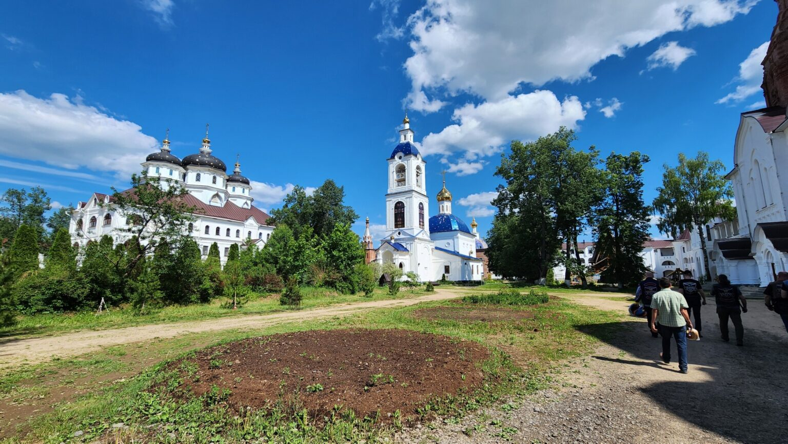 Three steps from home - six cylinders - My, Moto, Relaxation, Travels, 3stephouse, Church, Pereslavl-Zalessky, Honda F6B, Video, Youtube, Longpost