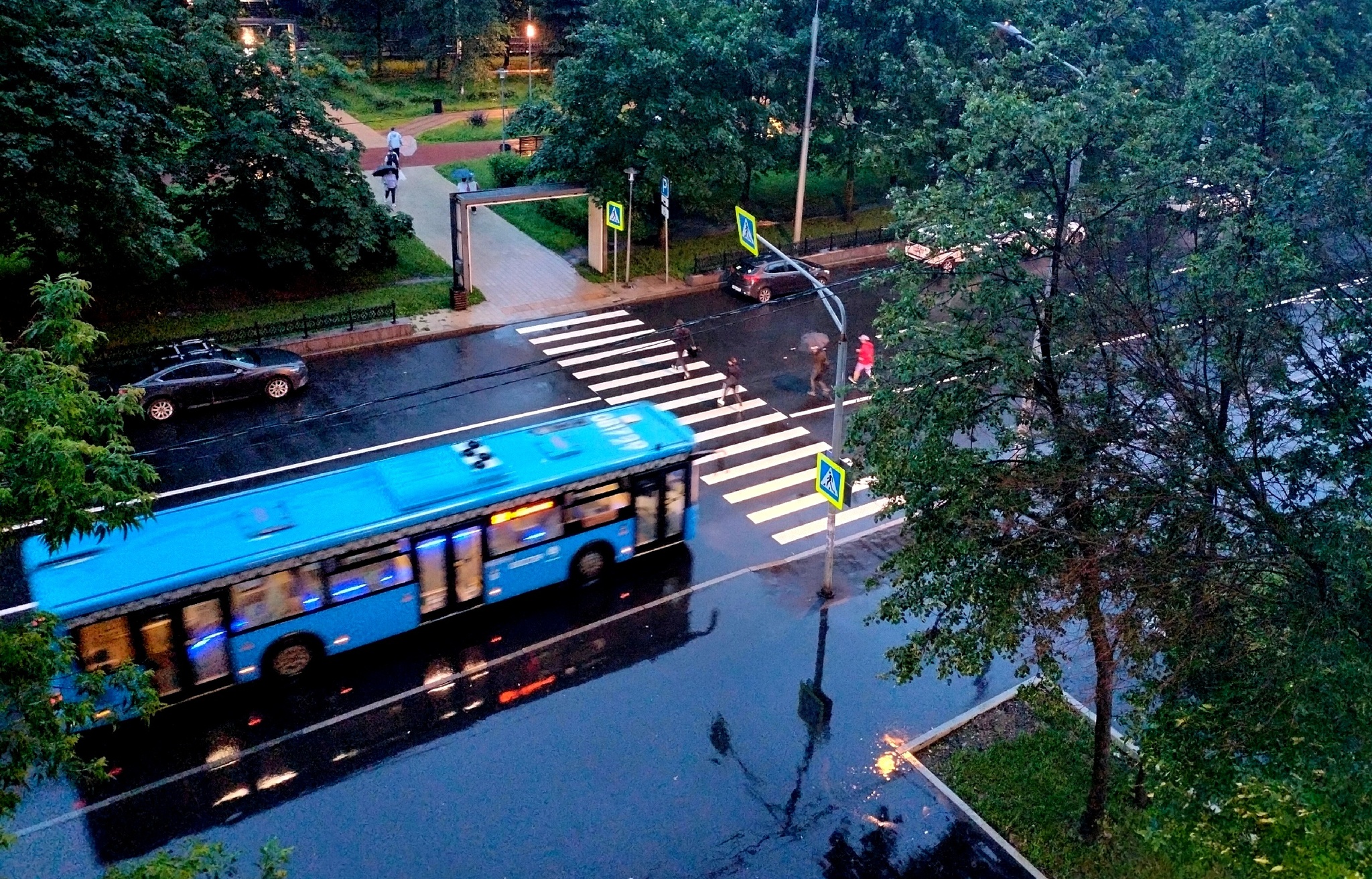 Москву накрыло не ливнем, а бетоном | Пикабу