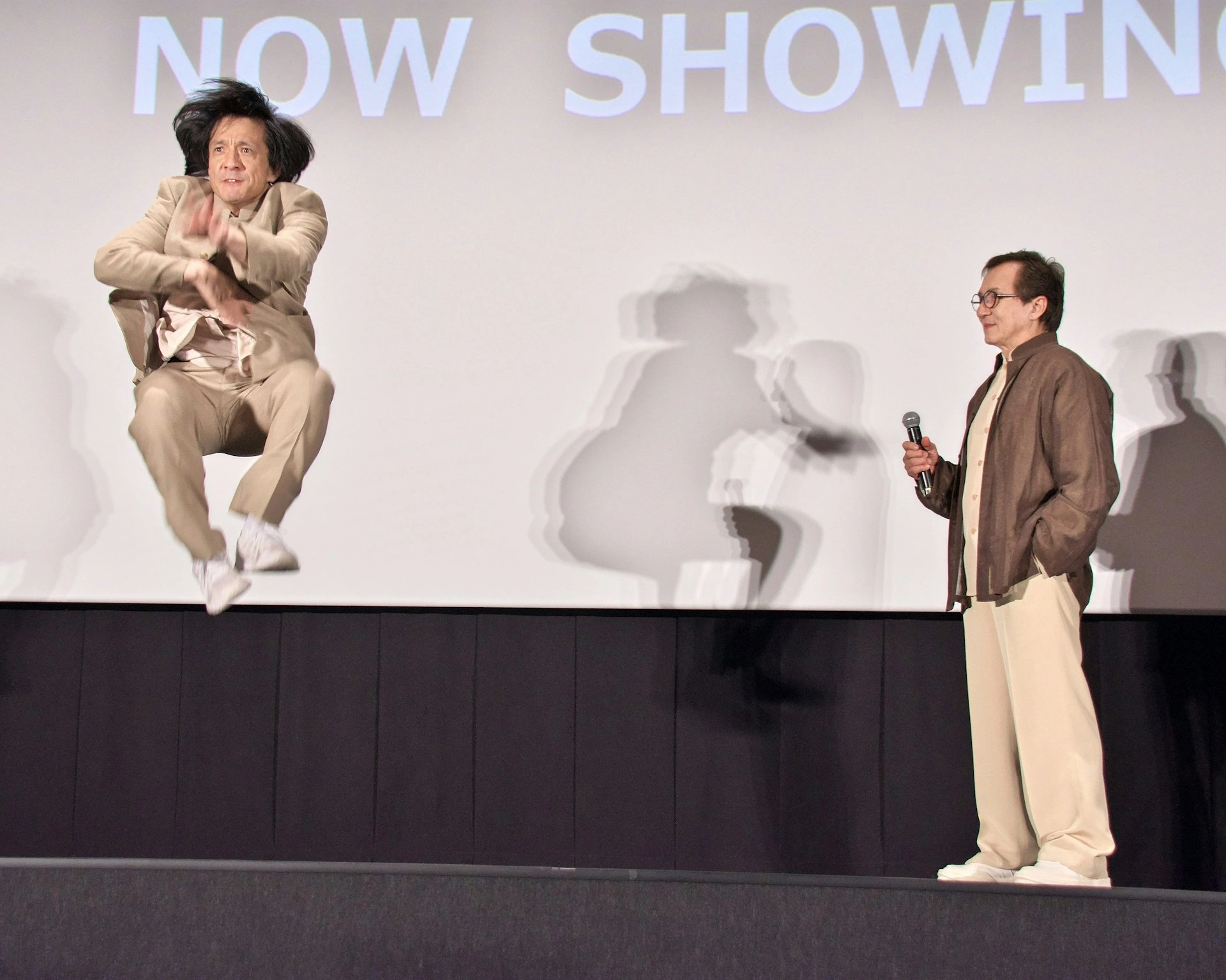 Jackie Chan presented the film On Horseback in Japan - Actors and actresses, Jackie Chan, Chinese cinema, Movies, Japan, Video, Vertical video, Longpost