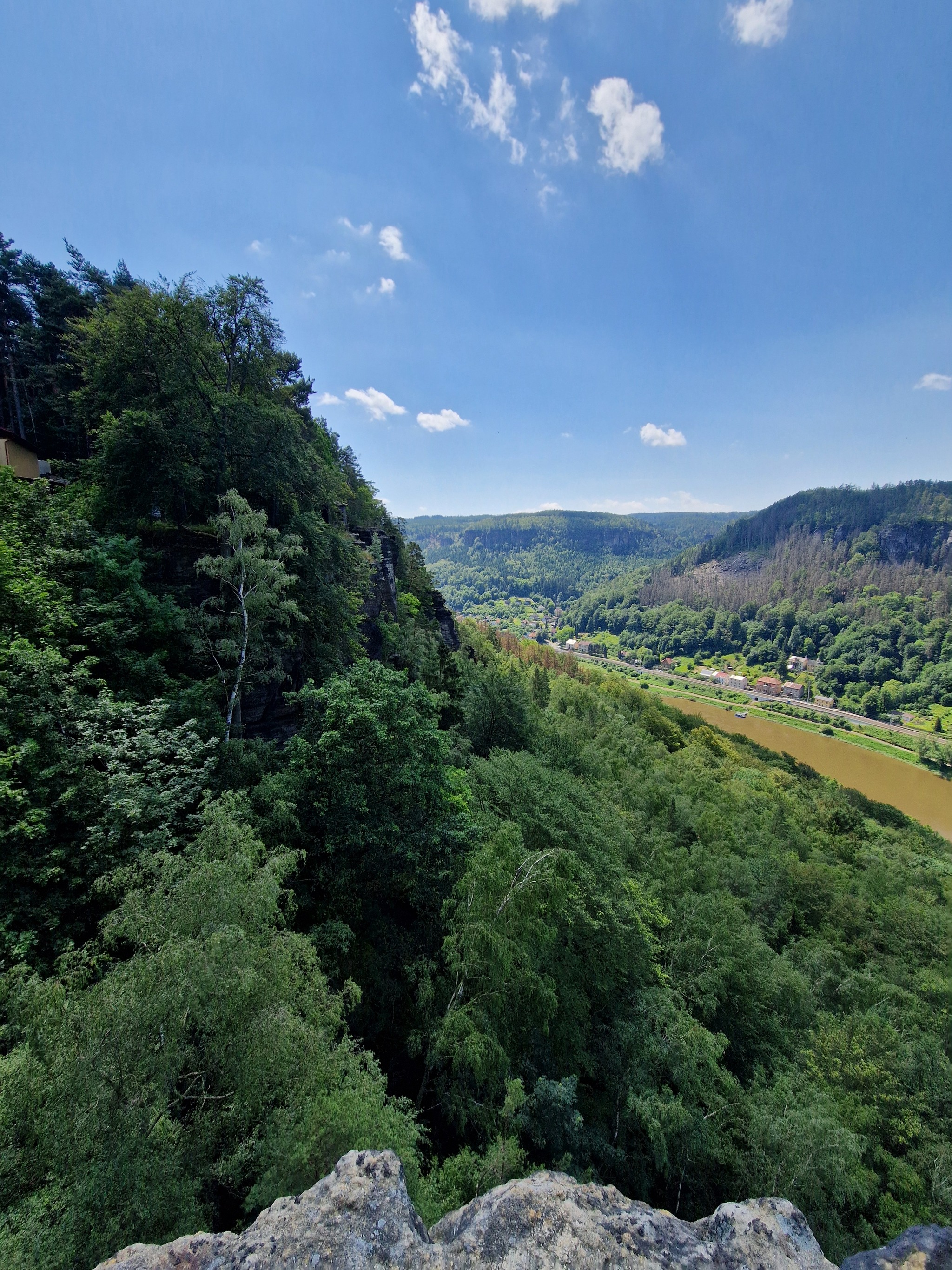 Family weekend in nature - My, Drive, Family holiday, Weekend, Together, Czech, The mountains, Pokatushki, Landscape, Butterfly, Camping, Video, Vertical video, Longpost, Macro photography, Open spaces