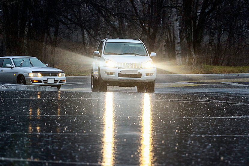 Without sudden movements: how to drive correctly in the rain - My, Transport, Car, Auto, Useful, Safety, Rain, Danger, Motorists, Driver, Road, Travels, Traffic rules, Parking, A pedestrian, Spare parts, Maneuver, Want to know everything, Longpost