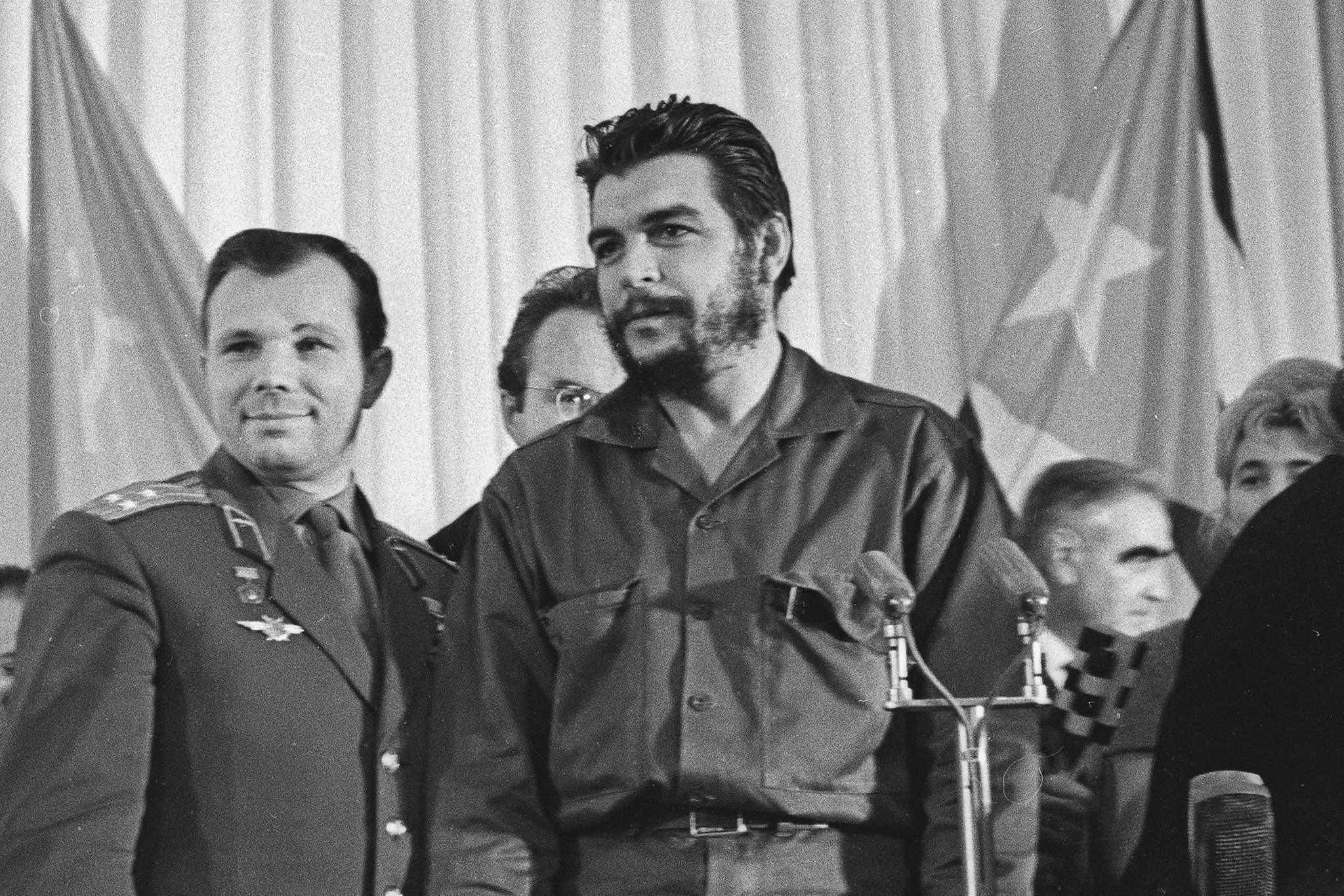 Apostle of the revolution Ernesto Che Guevara: “Be realistic - demand the impossible!” - the USSR, Black and white photo, 60th, Che Guevara, Revolutionaries, Cuba, Quotes, Longpost