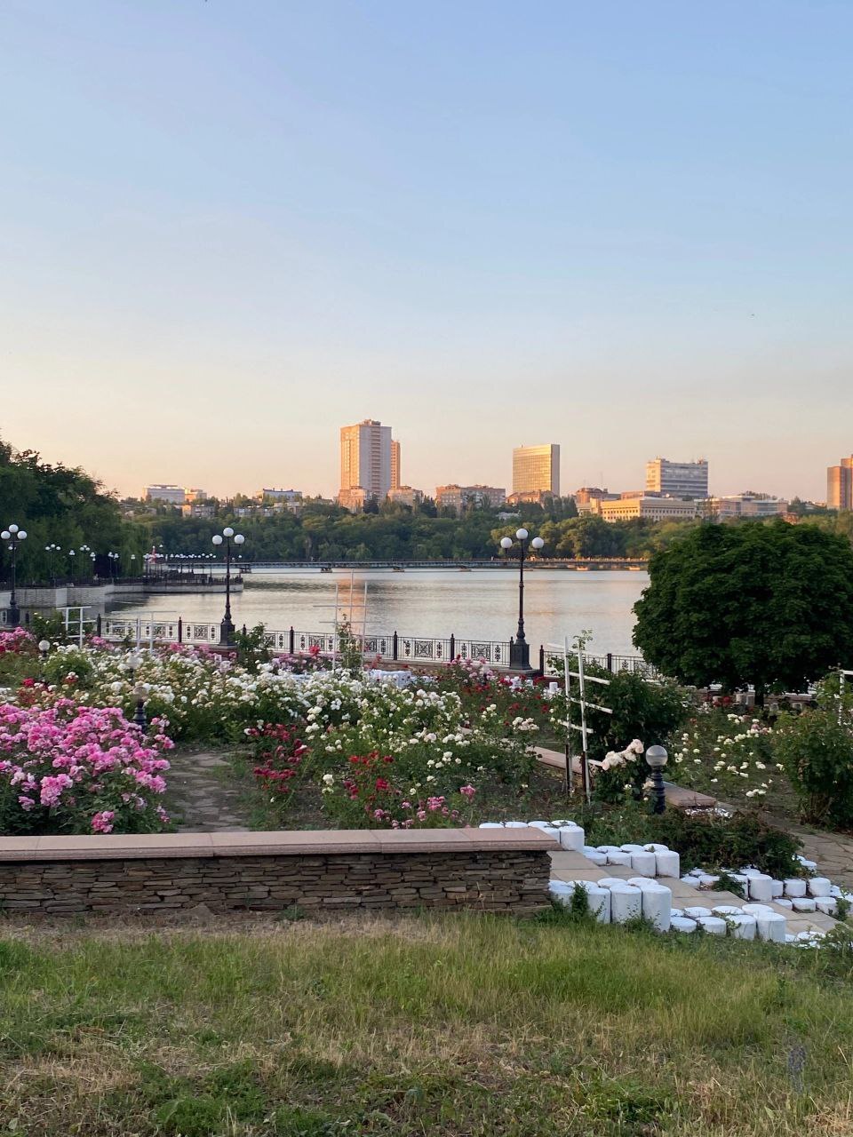 Photos of Donetsk at the beginning of summer - My, Donetsk, DPR, Summer, Shcherbakov Park, Embankment, Longpost, The photo, City walk