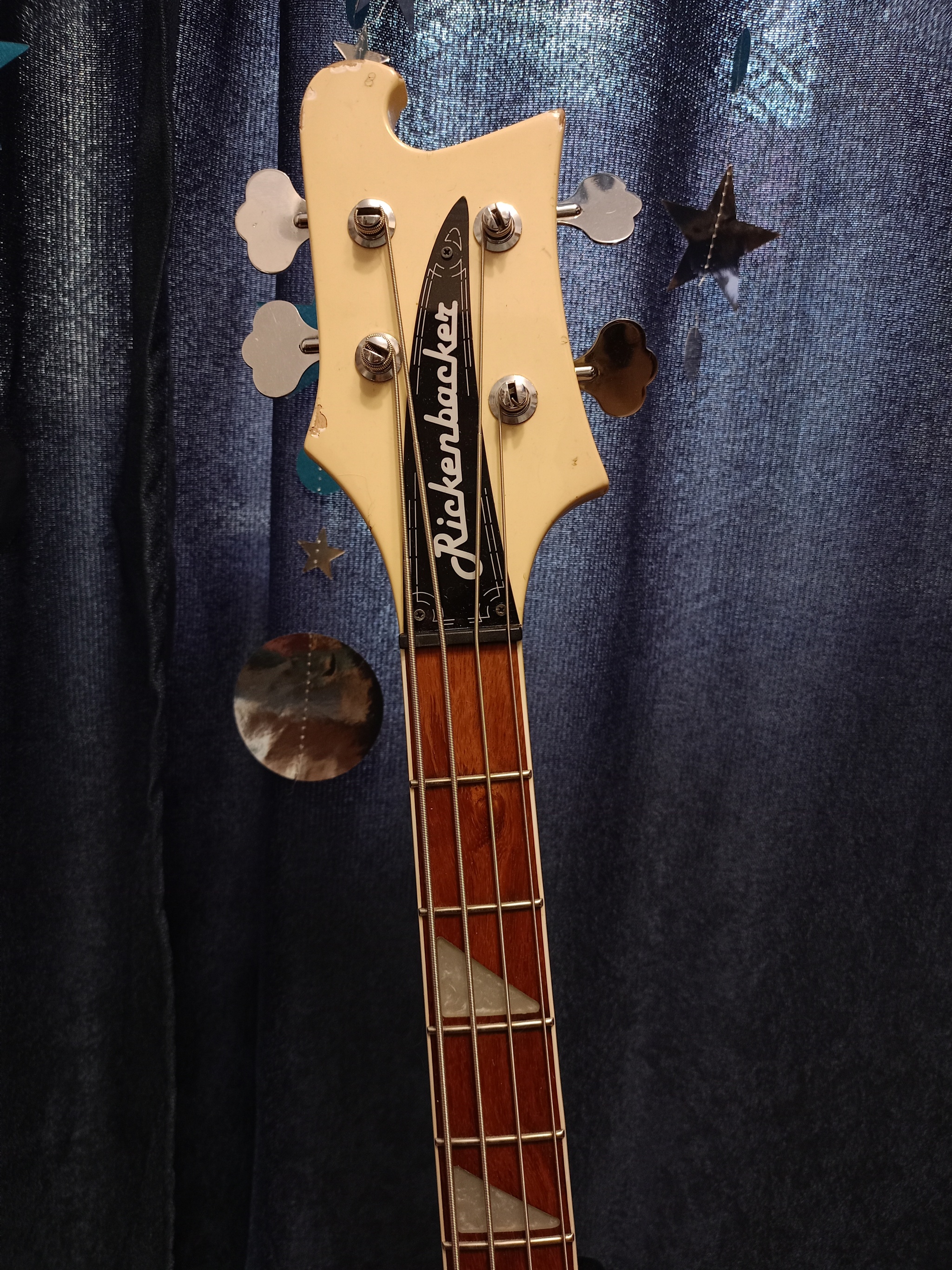 My Rickenbacker 4003 is celebrating its anniversary. 40 years! - My, Guitar, Needlework without process, Video, Youtube, Longpost