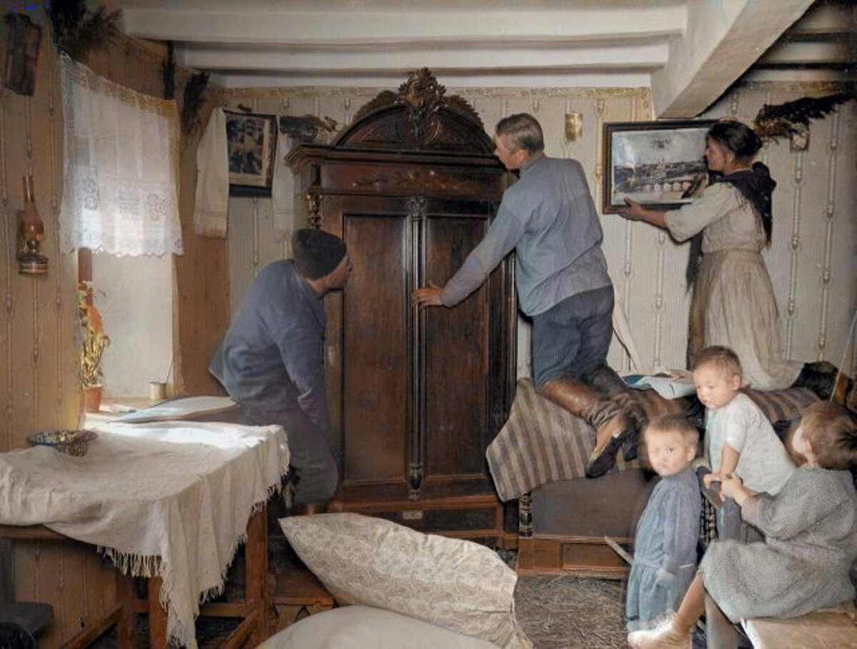 The difficult and difficult life of the USSR in the first half of the twentieth century. 20 colored photographs - My, Colorization, Old photo, Historical photo, The photo, the USSR, 1920s, 1930s, 1940, Longpost