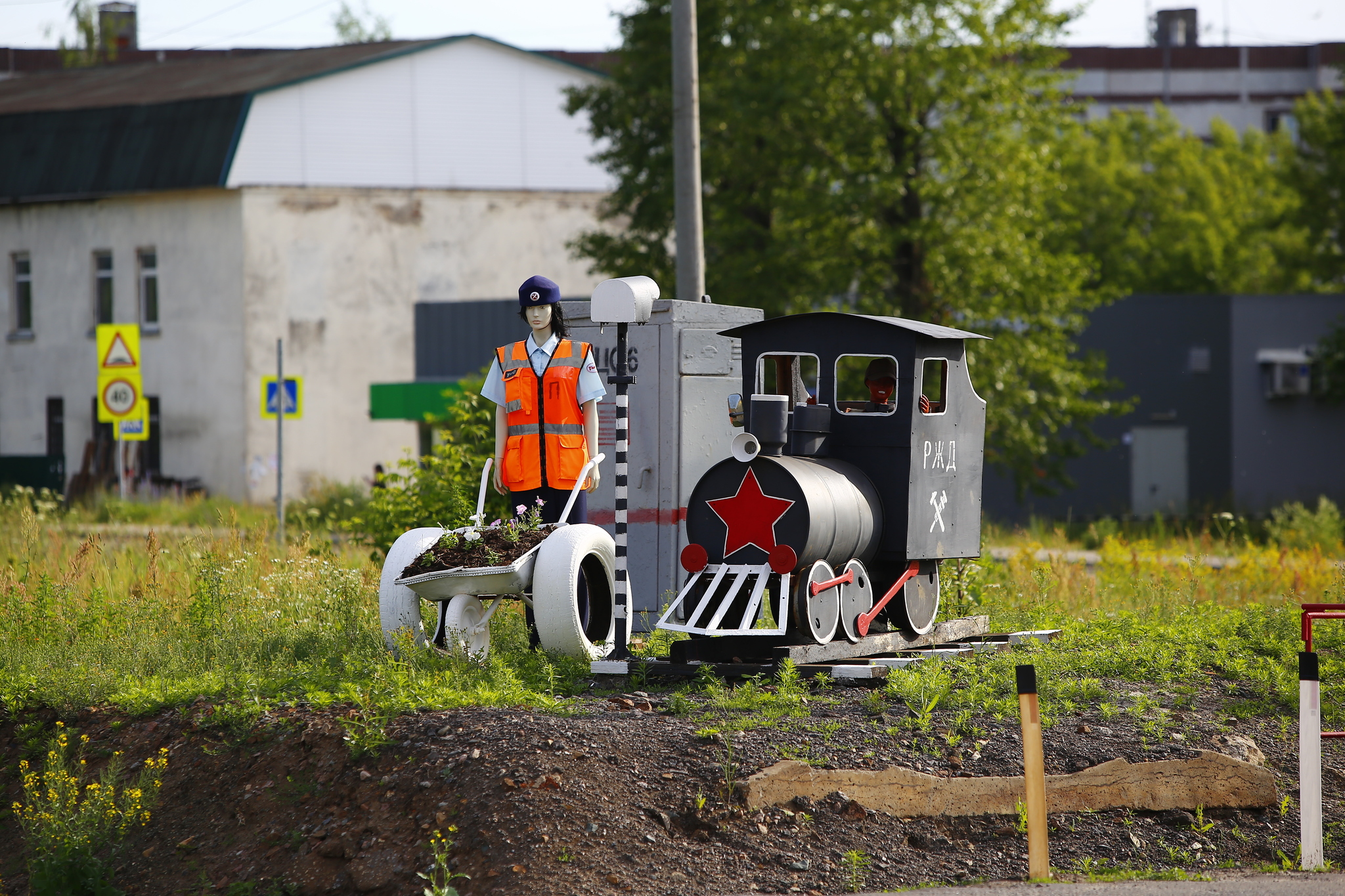 Very nice railway installation near the crossing - My, Funny, Moscow region, Russian Railways, Relocation, Railway