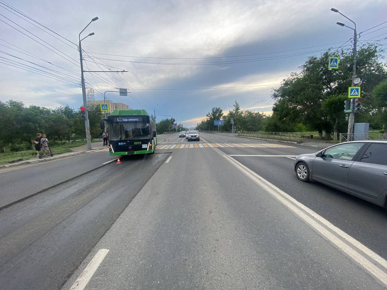 A bus hit a schoolboy on a bicycle in Orenburg - Negative, Incident, Violation of traffic rules, Road accident, Crash, A bike, Orenburg, Bus, Boy, Longpost