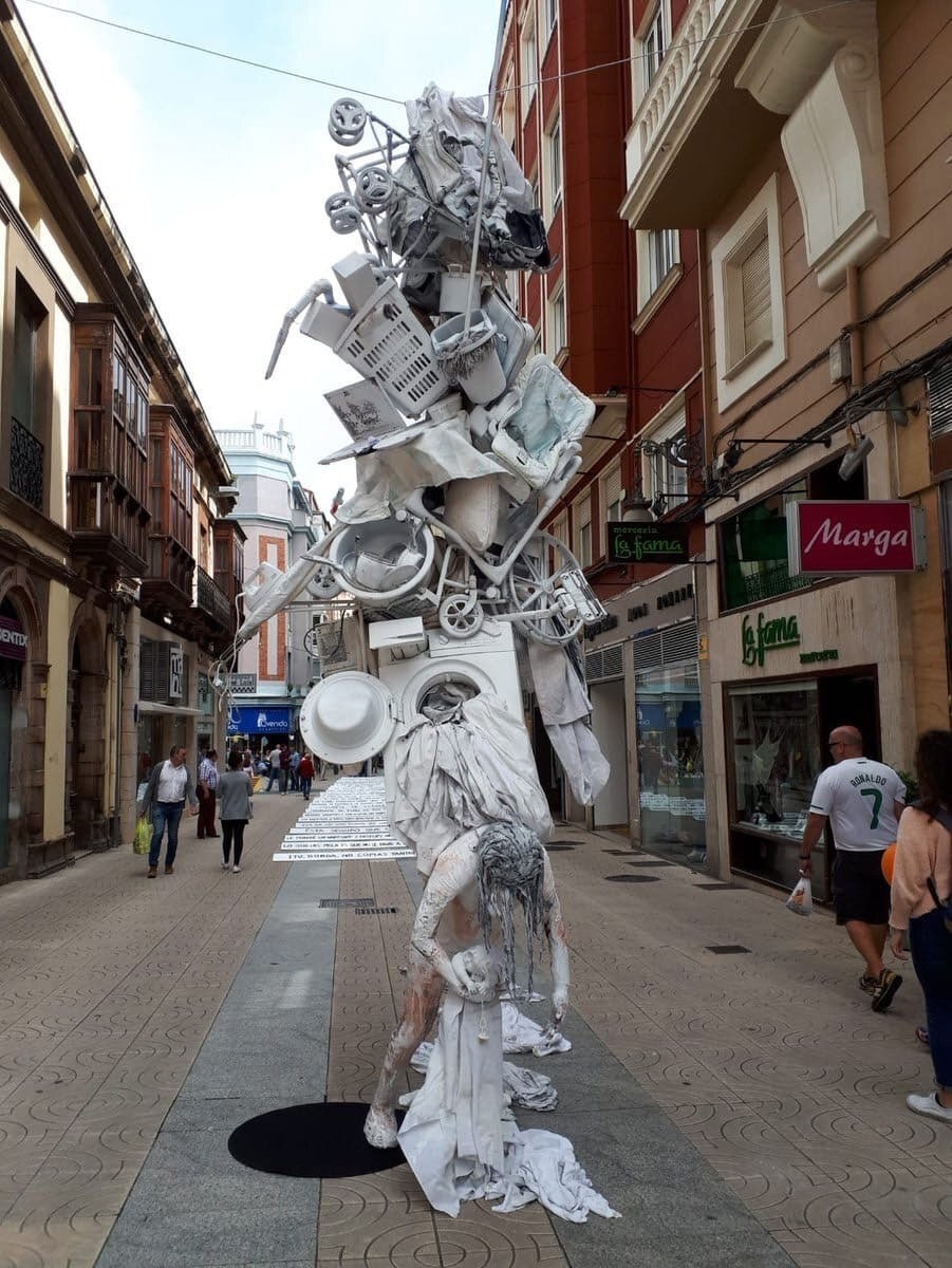 Monument to mother. Spain - Monument, Family, Mat, Longpost