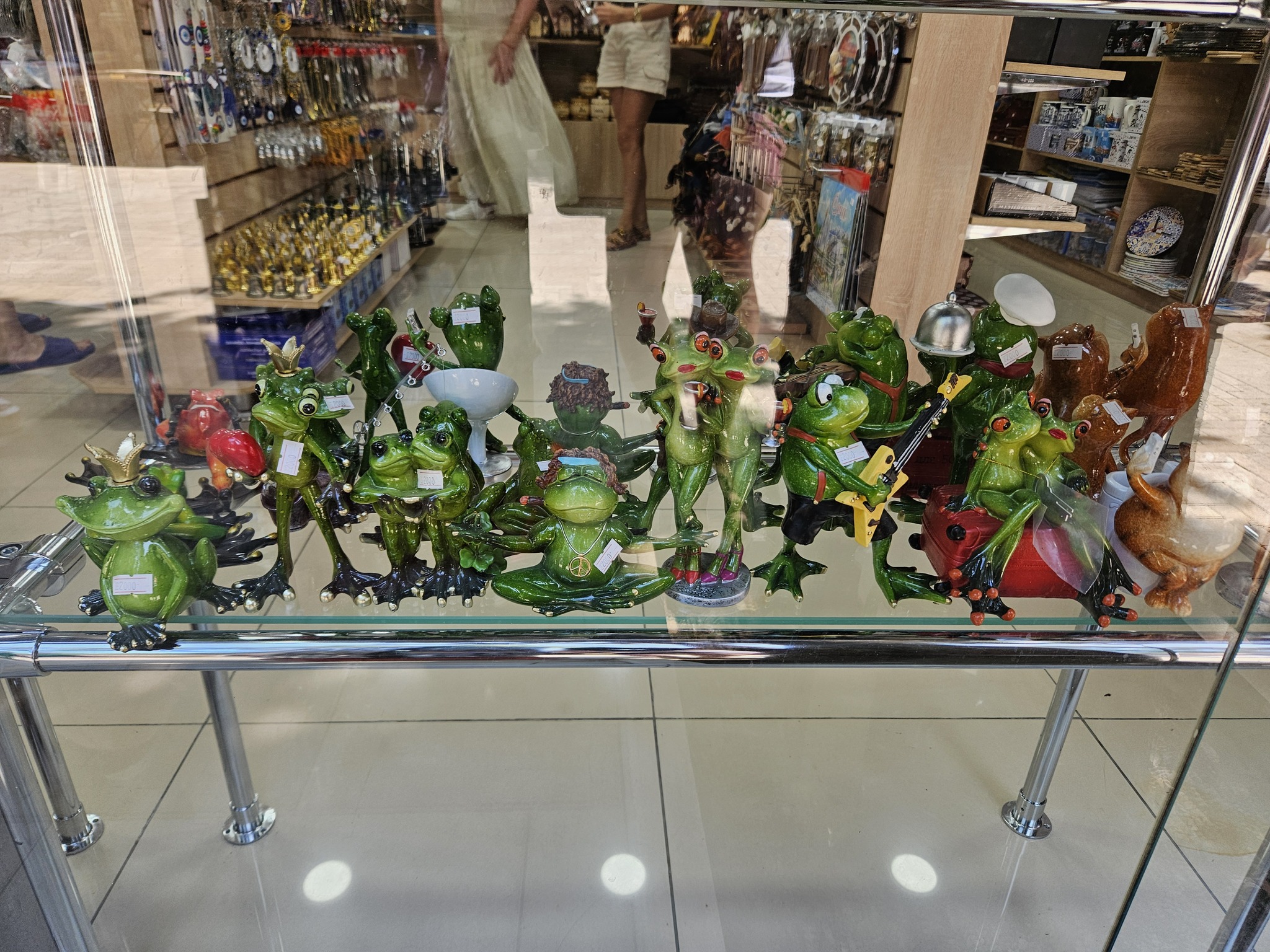 Frogs in a store in Adler - My, Frogs, It Is Wednesday My Dudes, Statuette, Souvenirs, The photo