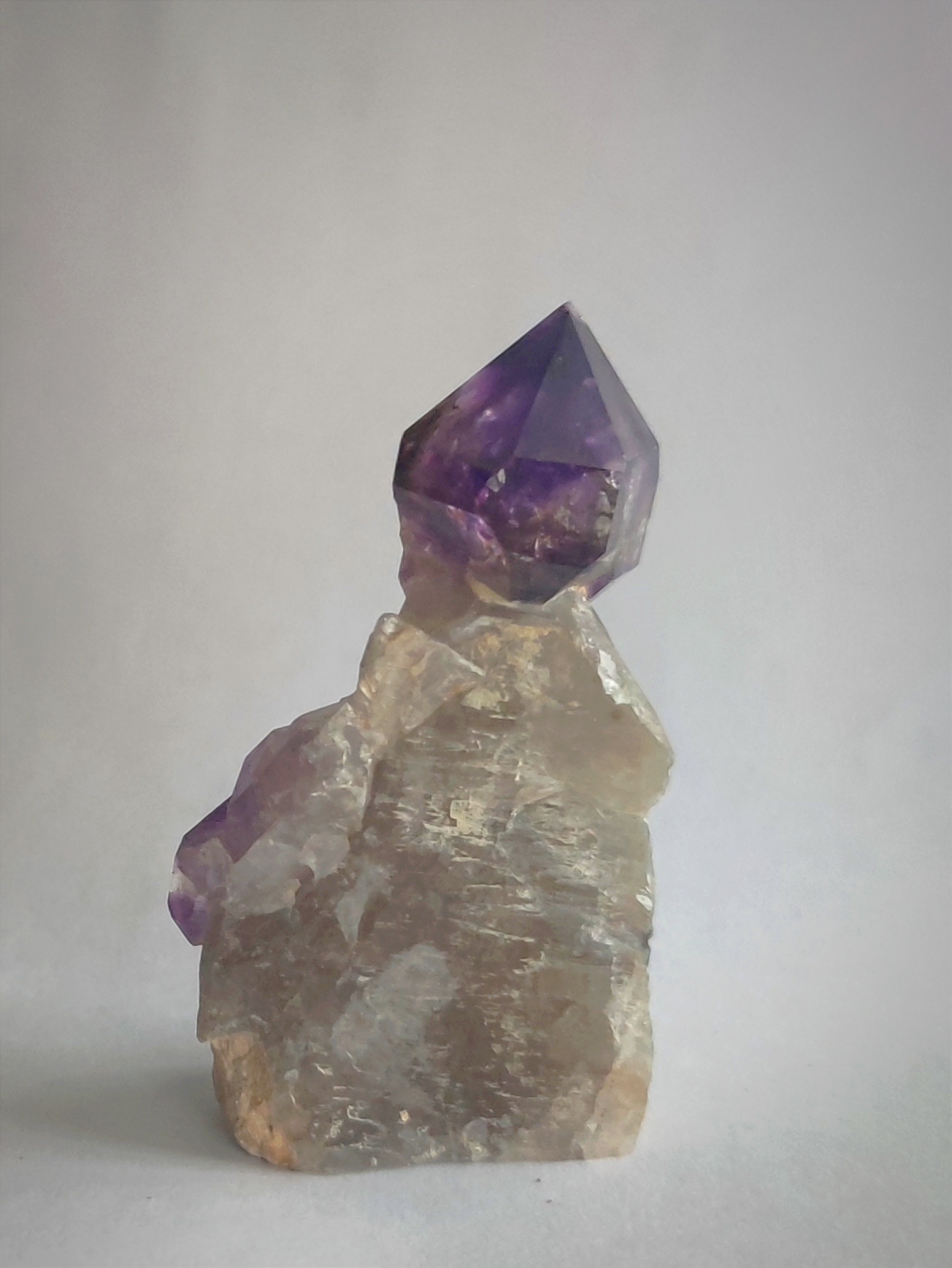 Amethysts - My, Amethyst, A rock, Minerals, Mineralogy, Дальний Восток, Khabarovsk region, Collecting, Collection, Crystals, Mobile photography, Longpost