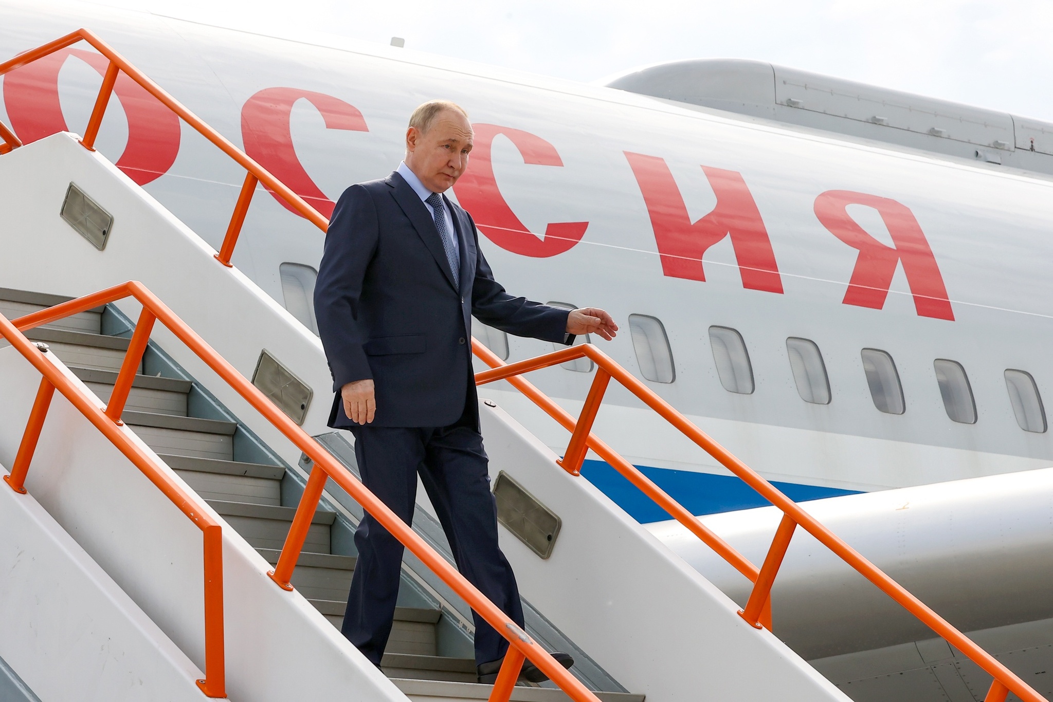 Putin arrived in Vietnam on a state visit - Риа Новости, Politics