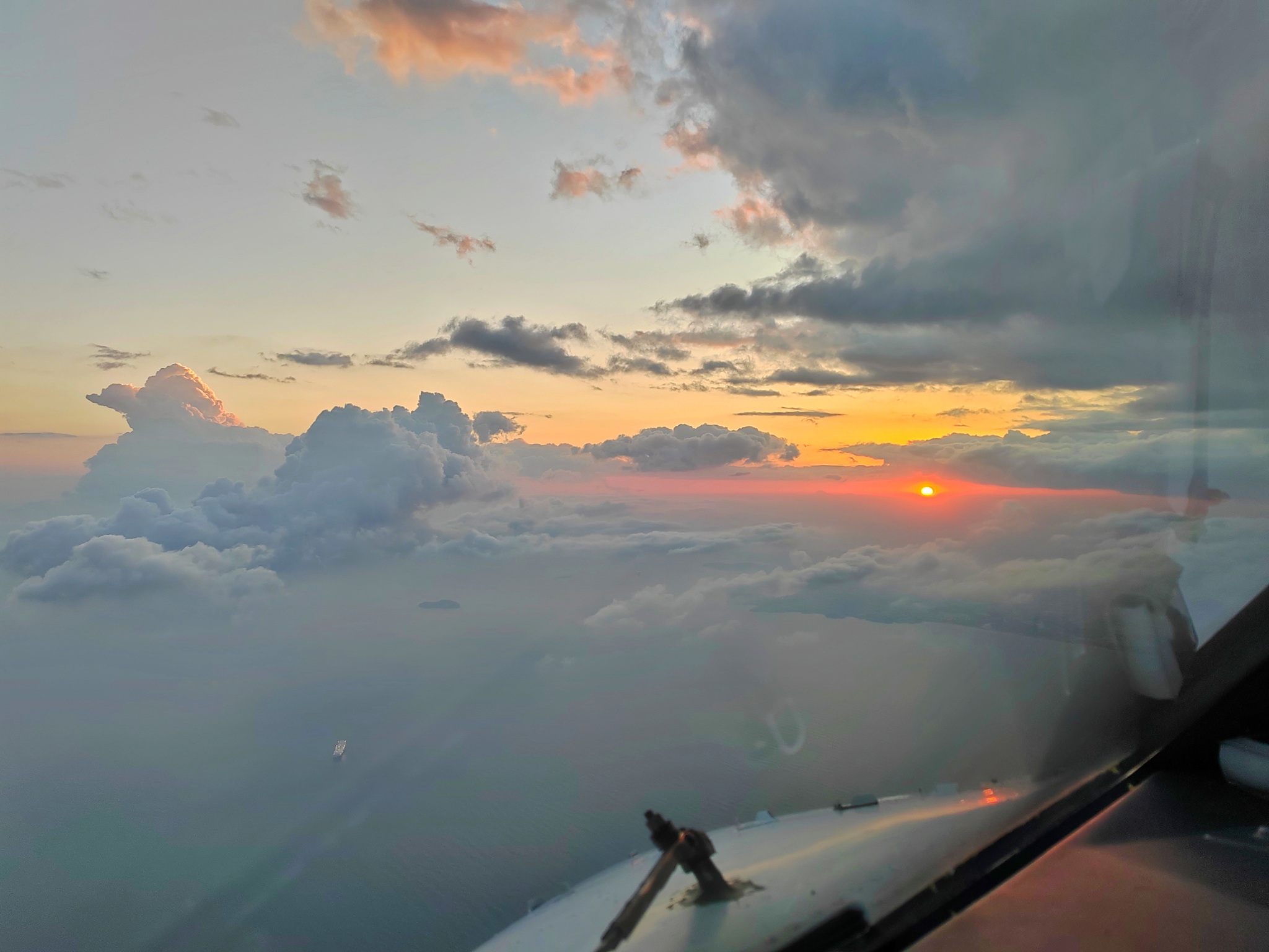 What does the sky mean to a pilot? - Pilot, Airplane, civil Aviation, Peace, Aviation, Denokan, Video, Yandex Zen (link), Longpost