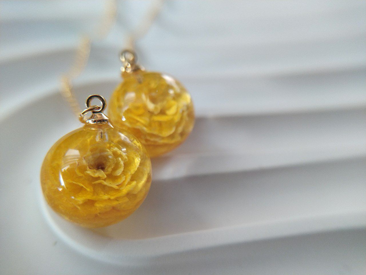 Buttercups in resin - My, Handmade, Earrings, Epoxy resin jewelry, Epoxy resin, Flowers, Creation, Decoration, Bijouterie, With your own hands, Video, Soundless, Vertical video, Needlework without process, Longpost