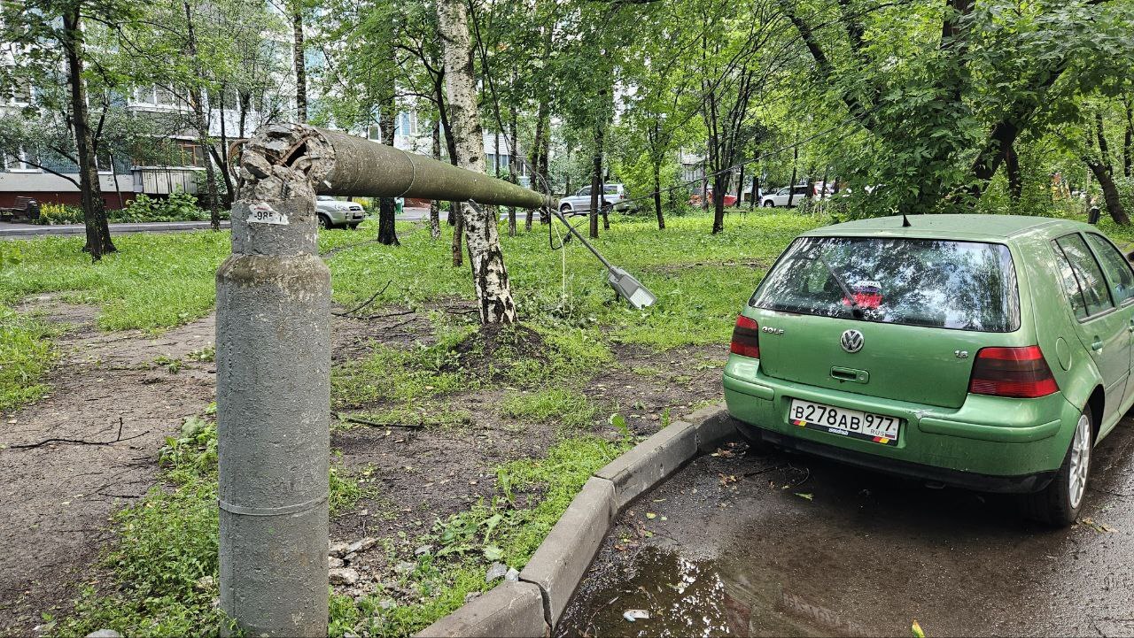 Broken but not broken - My, Bad weather, Moscow, Altufyevo