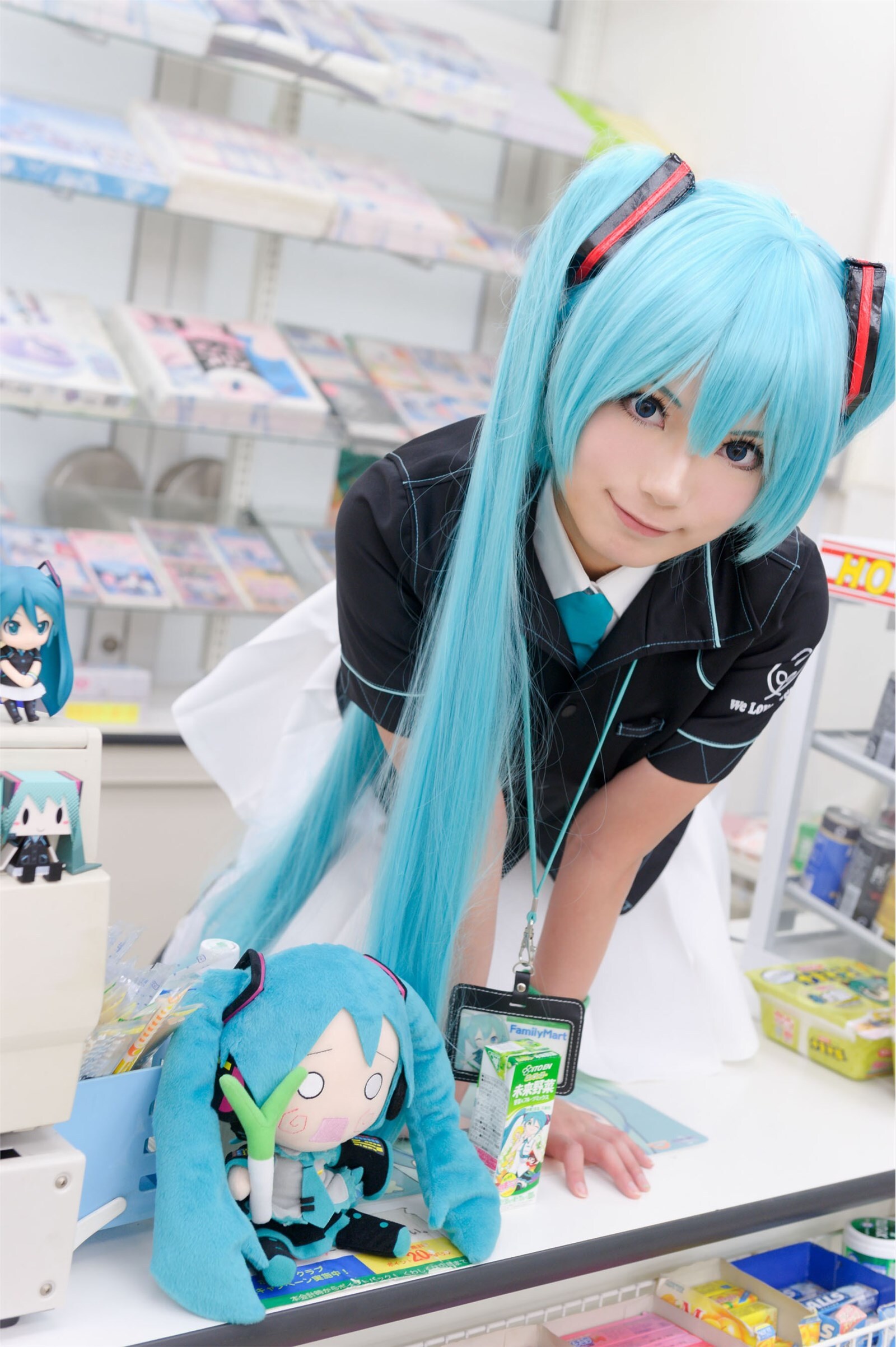 Hatsune miku #096 - Cosplay, Hatsune Miku, Girls, Long hair, Vocaloid, Food, Rocky, Smile, Repeat, Stockings, High heels, Skirt, Longpost, The photo