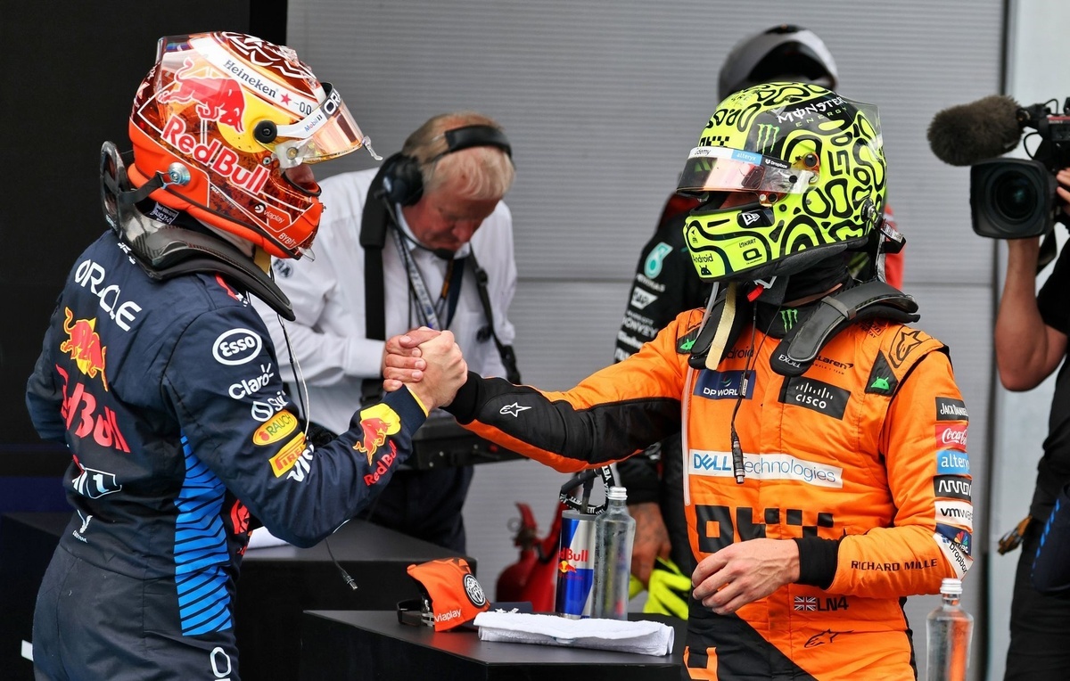 Almost for Norris, a Mercedes podium and another Dutch anthem. Review of the Spanish Grand Prix - Автоспорт, Race, Formula 1, Spain, Barcelona (city), Mercedes, Red bull, Ferrari, Mclaren, Max Verstappen, Lando Norris, Lewis Hamilton, Charles Leclerc, George Russell, Carlos Sainz, Fernando Alonso, Fire, Yandex Zen (link), VKontakte (link), Longpost