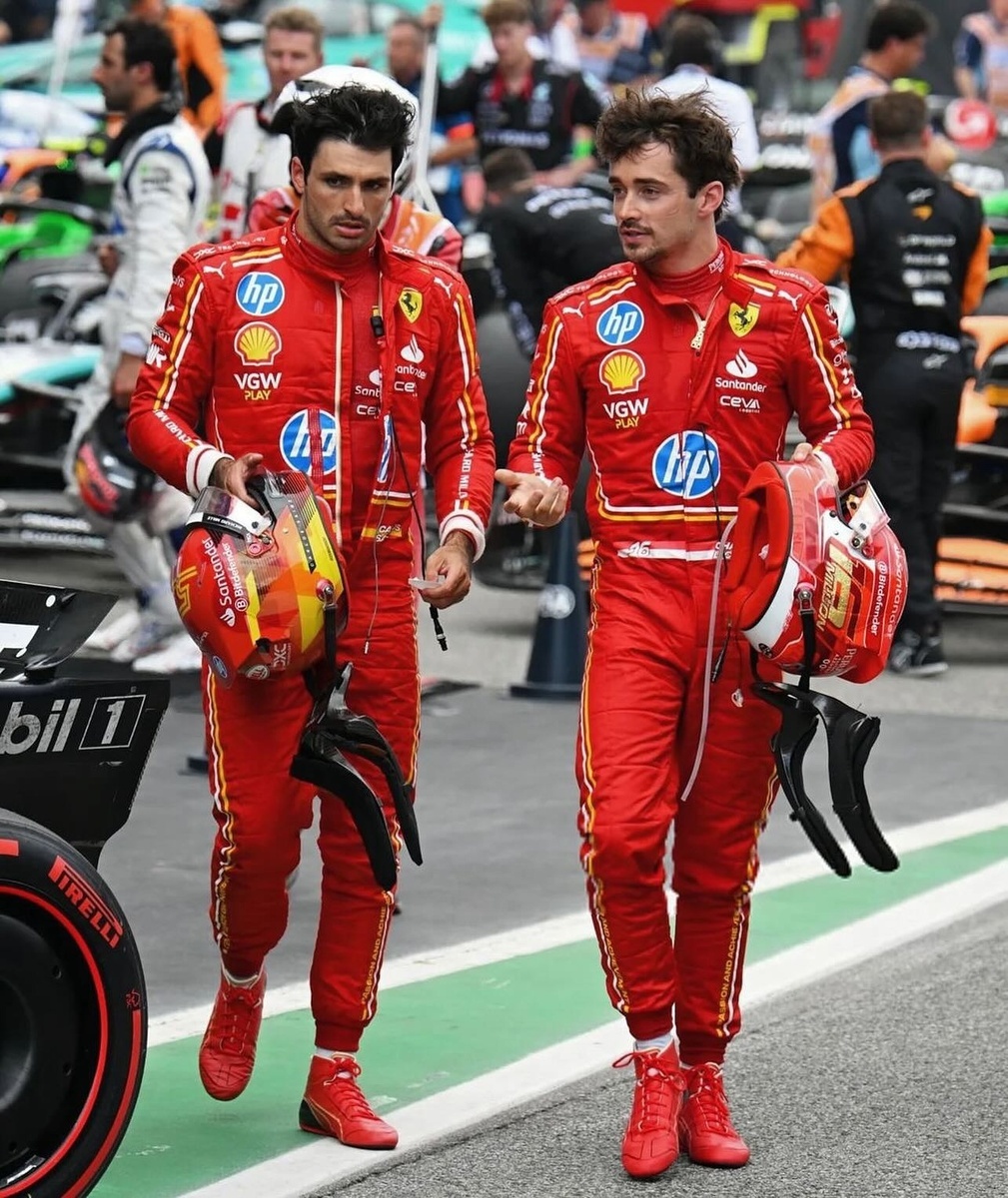 Almost for Norris, a Mercedes podium and another Dutch anthem. Review of the Spanish Grand Prix - Автоспорт, Race, Formula 1, Spain, Barcelona (city), Mercedes, Red bull, Ferrari, Mclaren, Max Verstappen, Lando Norris, Lewis Hamilton, Charles Leclerc, George Russell, Carlos Sainz, Fernando Alonso, Fire, Yandex Zen (link), VKontakte (link), Longpost