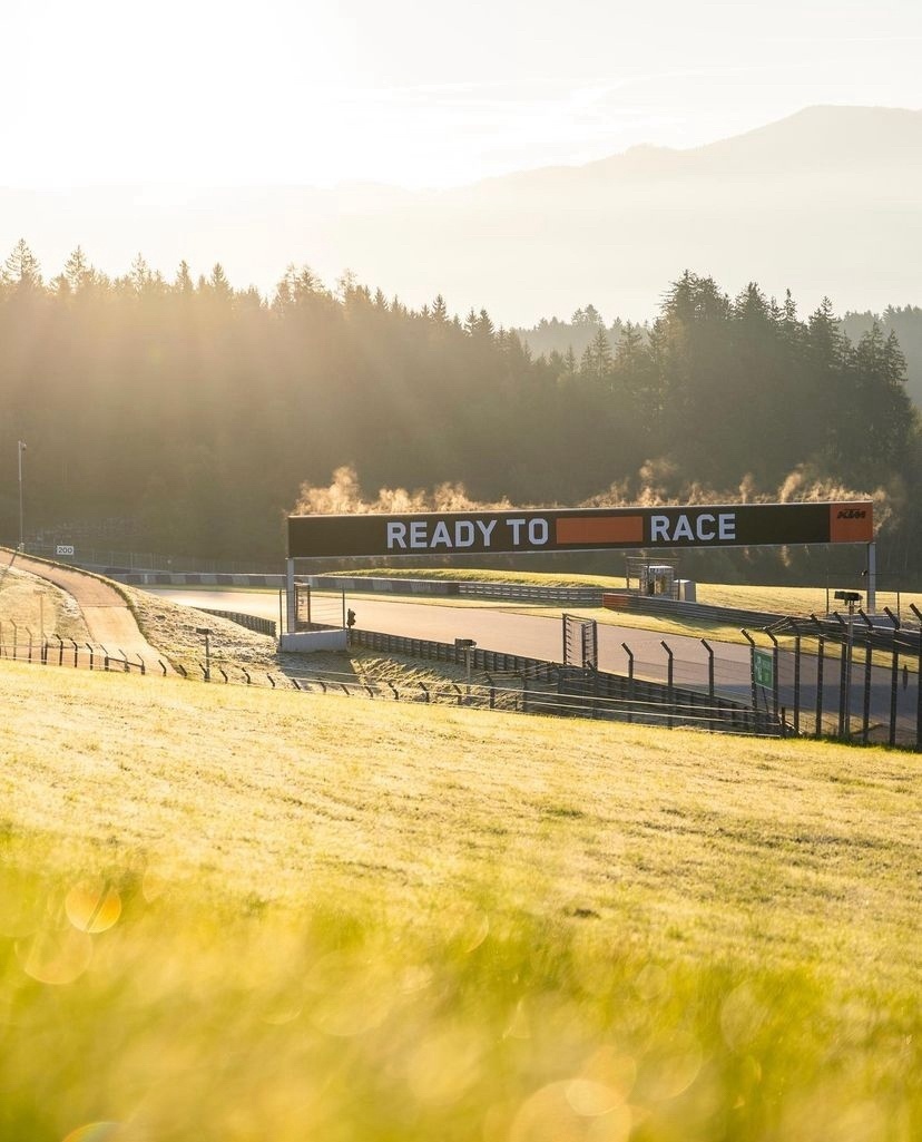 Austrian Grand Prix: interesting facts about the track and weekend schedule (28.06.24-30.06.24) - Автоспорт, Formula 1, Race, Austria, Red bull, Max Verstappen, Gravel, Facts, Events, Bull, Statistics, Schumacher, Lewis Hamilton, Nico Rosberg, Williams racing, Longpost