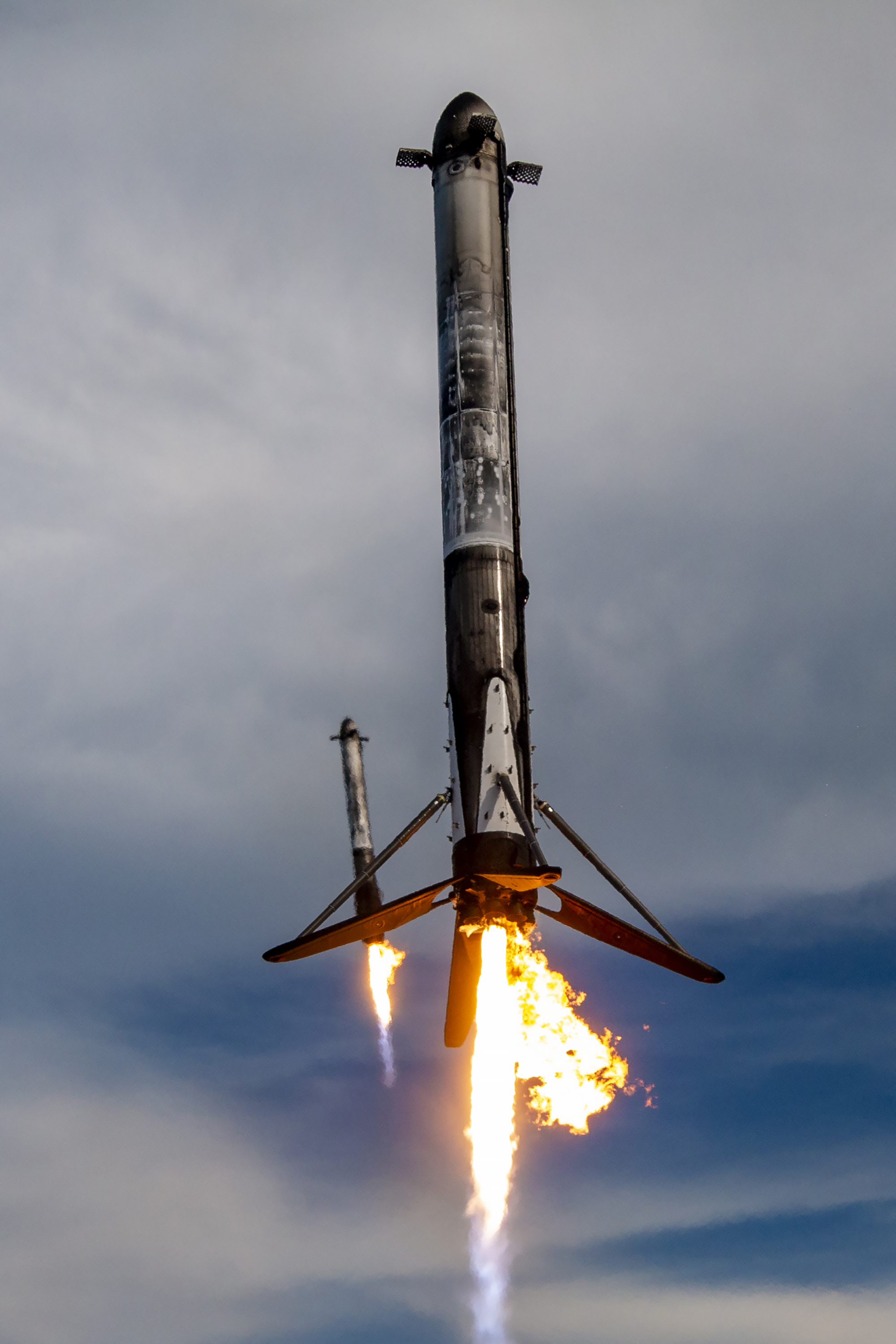 Beautiful footage of the tenth Falcon Heavy mission - Cosmonautics, Rocket launch, Spacex, Falcon heavy, Rocket, Satellites, Video, Youtube, Video VK, Longpost