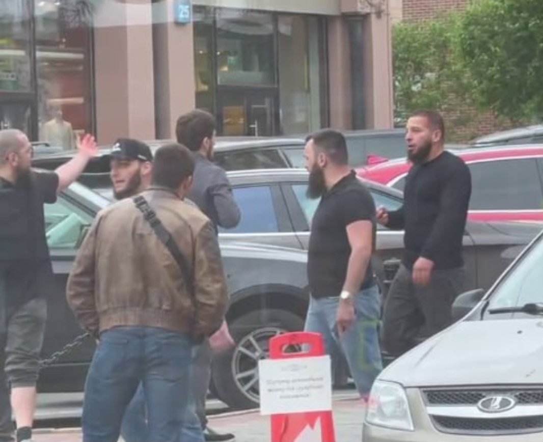 In Yekaterinburg, a combo of a shootout, Chechens, MMA fighters, the diaspora and... everyone was released)) - Yekaterinburg, Shootout, Crime, Video, Vertical video, Telegram (link), Longpost, Negative