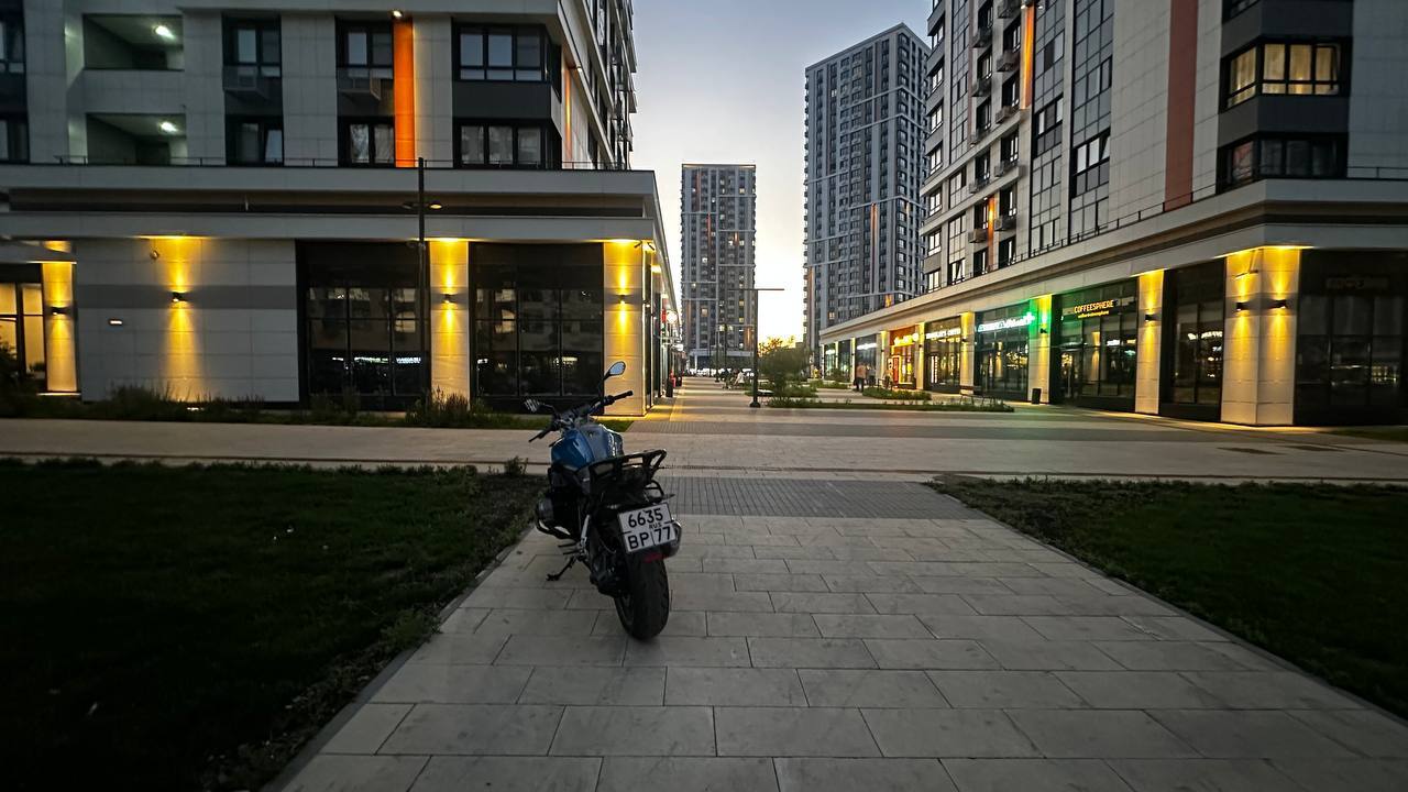 Motorcycle on the sidewalk... - Moto, Motorcyclists, Rudeness, Violation of traffic rules, Video, A complaint, Неправильная парковка