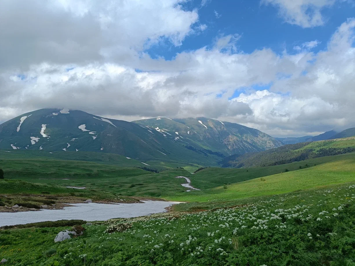 Плато Лаго-Наки. Кавказский заповедник - Моё, Фотография, Горный туризм, Поход, Палатка, Отдых на природе, Скалы, Горы, Кавказ, Плато Лаго-Наки, Озеро, Альпийские луга, Пеший туризм, Природа, Природа России, Республика Адыгея, Длиннопост