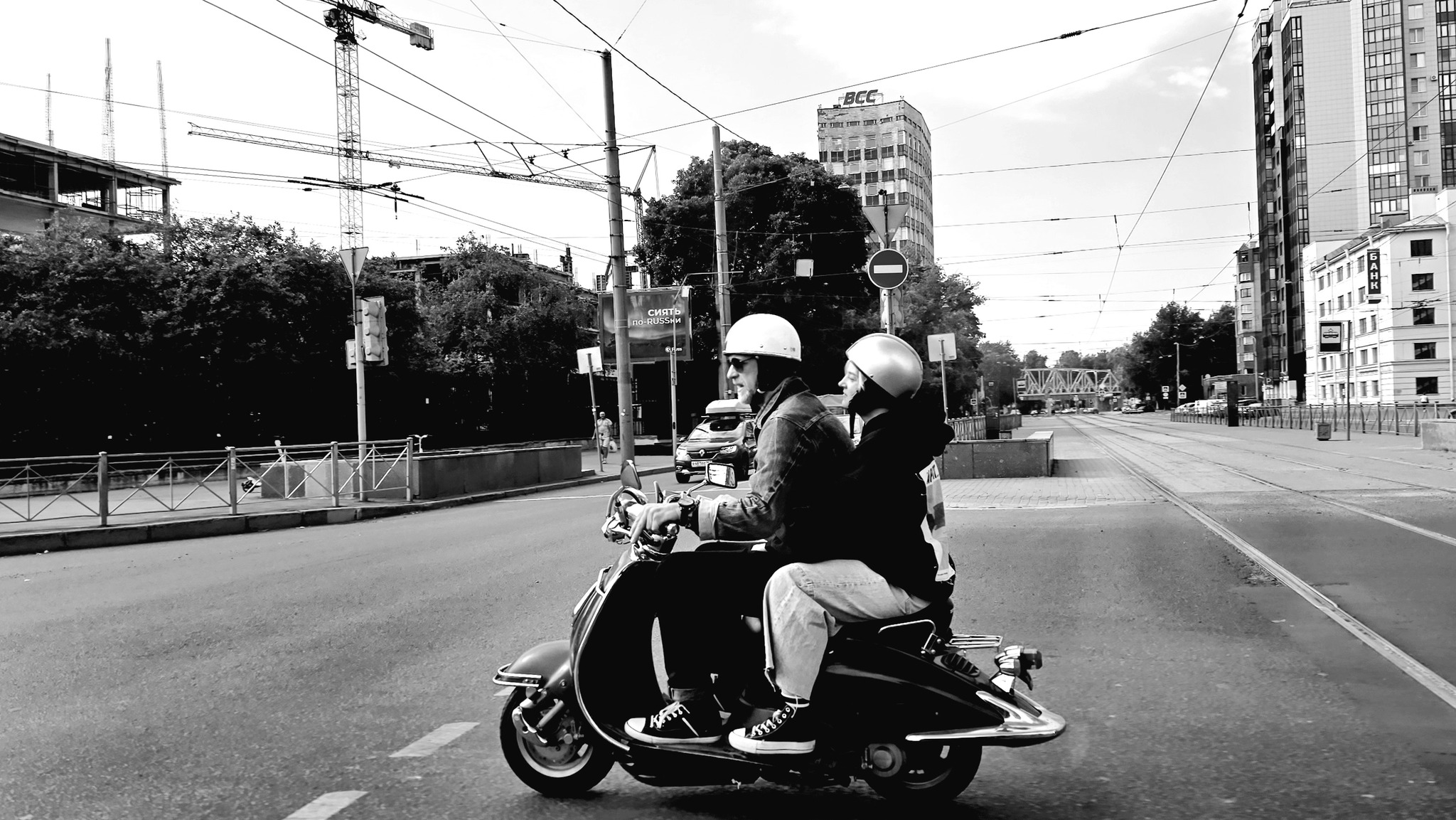 Just a cute couple - My, Mobile photography, The photo, Saint Petersburg, Moped, The street