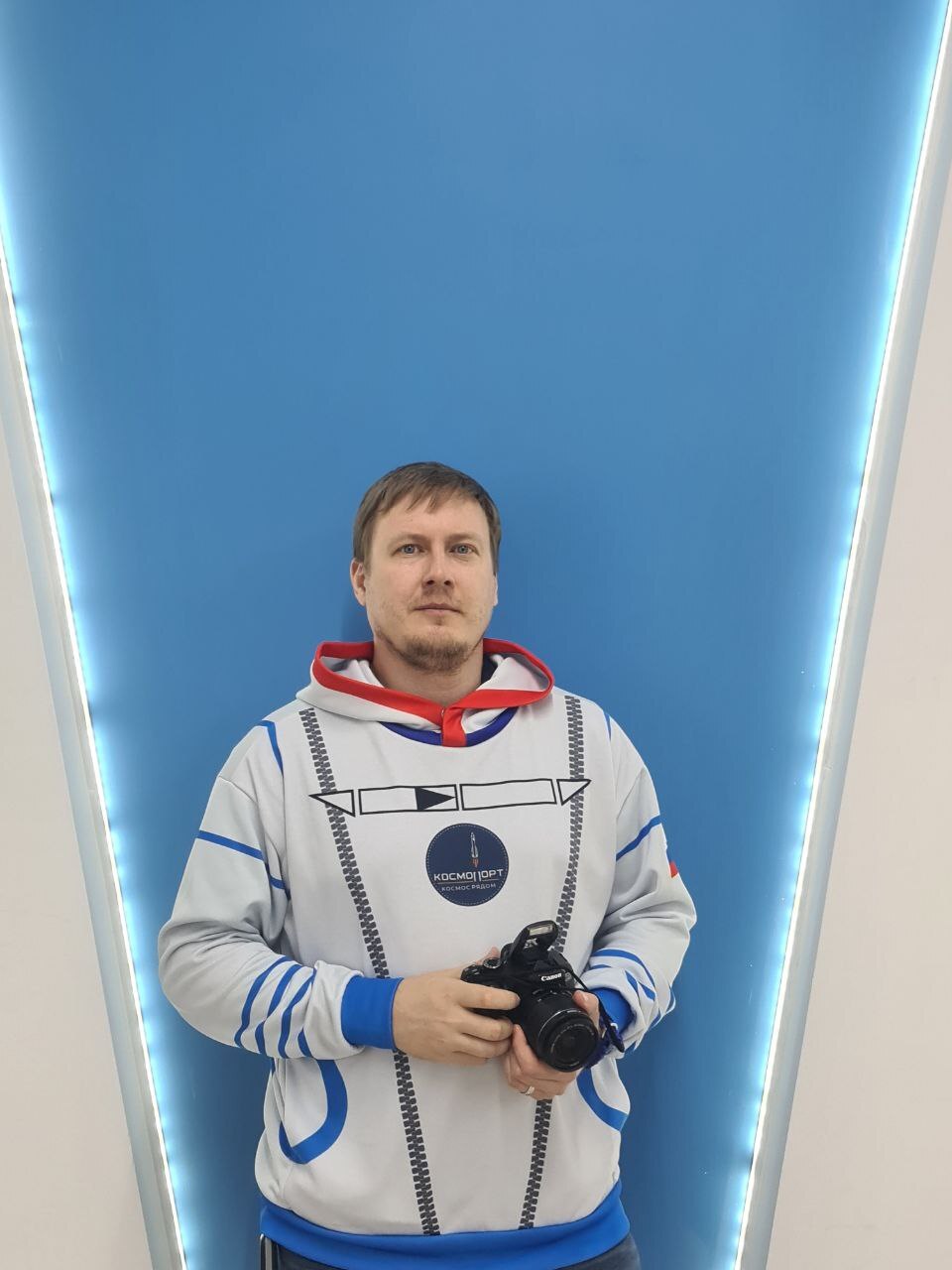 Surgut, cosmic vibe, part 1 (Flight to the stars) - My, Space, Cosmonautics, Exhibition, April 12 - Cosmonautics Day, spaceport, Cosmodrome, Космонавты, Surgut, Ugra, Yuri Gagarin, Sergey Korolev, Video, Vertical video, Longpost