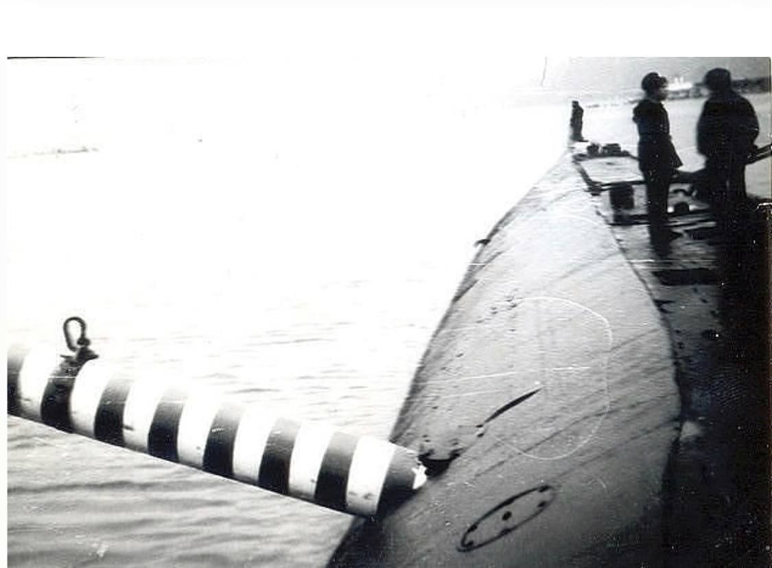 A remote-controlled torpedo sticks out on the side of the K-178 submarine. 1989 - Torpedo, Submarine fleet, Weapon