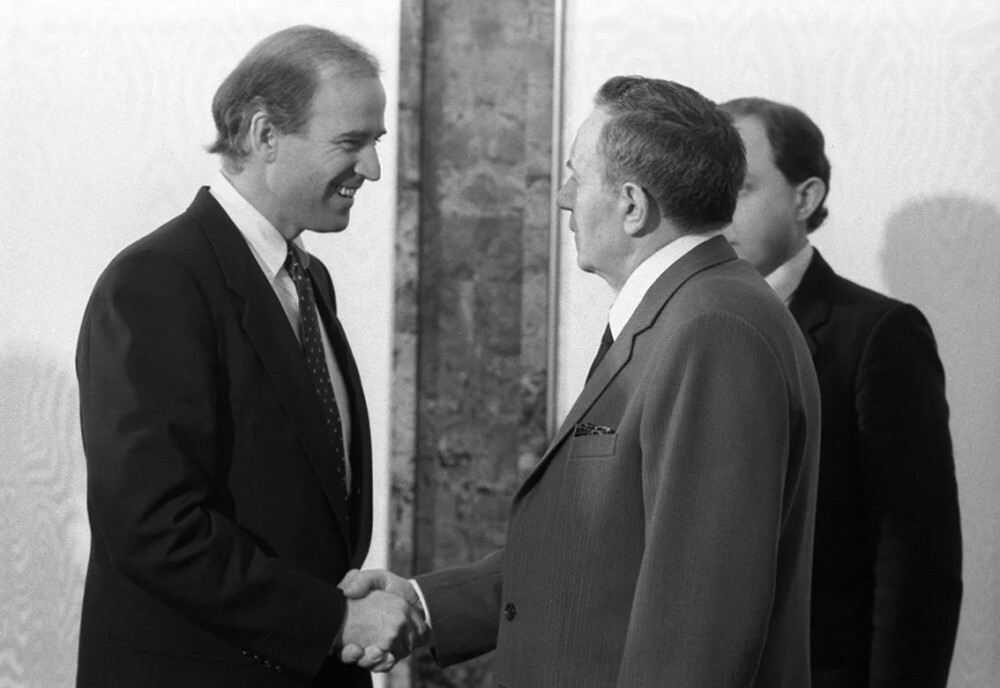 Joe Biden at negotiations in the USSR in 1988 - TASS, Politics, the USSR, USA, Andrey Gromyko, Joe Biden, 70th, Life stories, History (science), International relationships, The photo, Youtube, Video, YouTube (link), Longpost